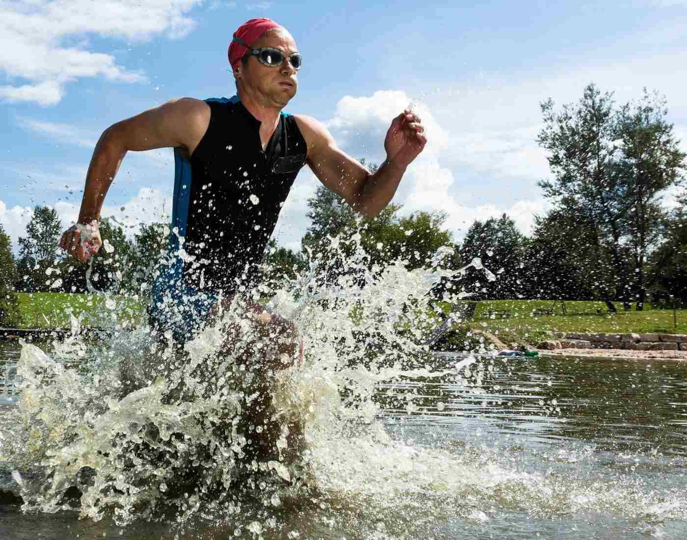 triathlon athlete, red cap, sunglasses, HD Desktop Wallpaper