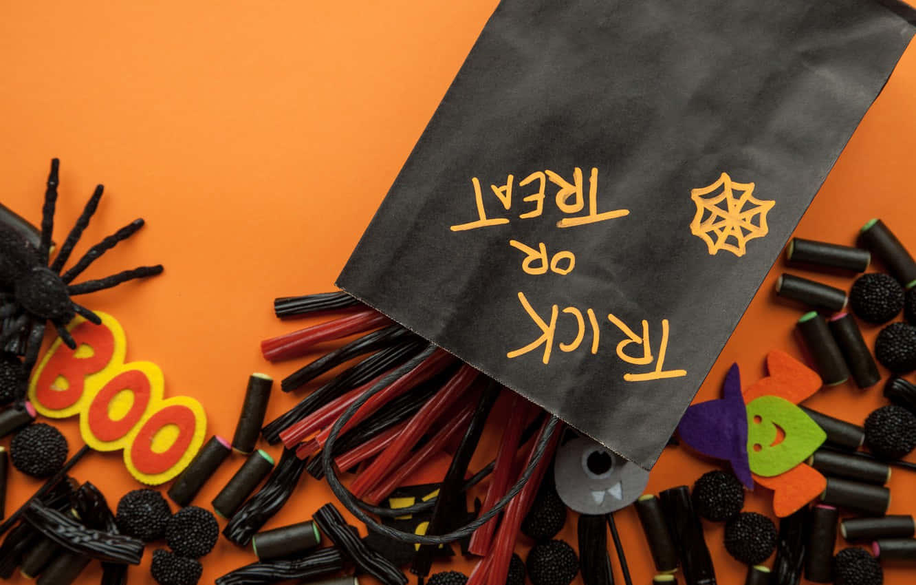 Trick or Treat, black Halloween trick or treat bag, red and black candy, HD Desktop Wallpaper