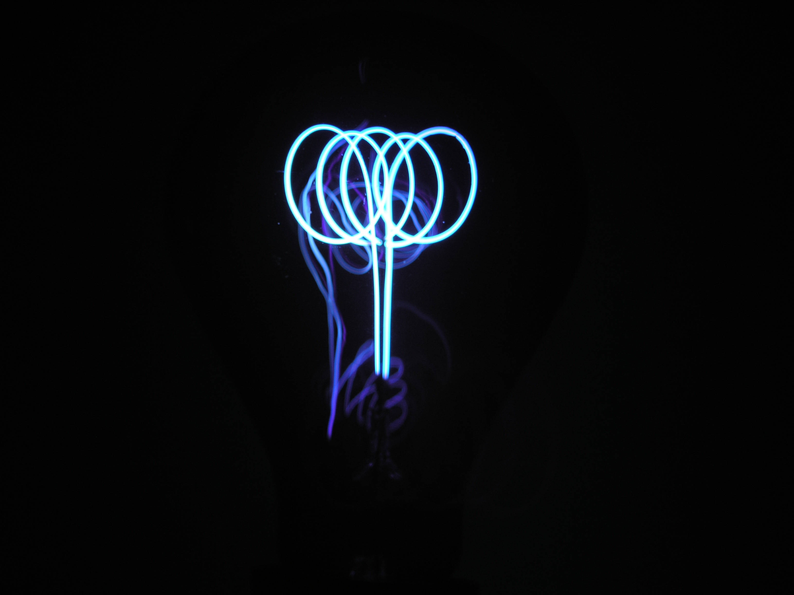 neon filament, blue neon, dark bulb, 2K Desktop Wallpaper