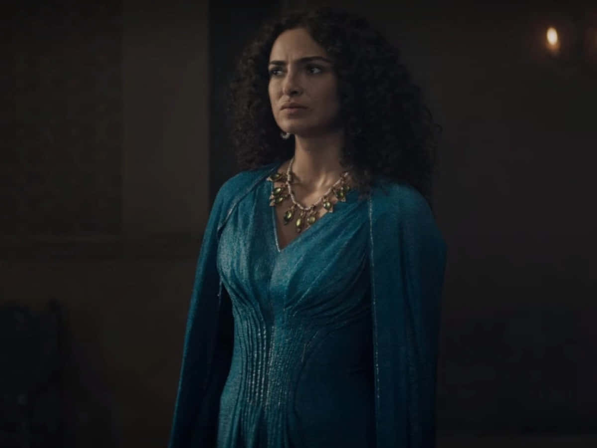 Triss Merigold, teal velvet gown, ornate necklace, SD Desktop Wallpaper