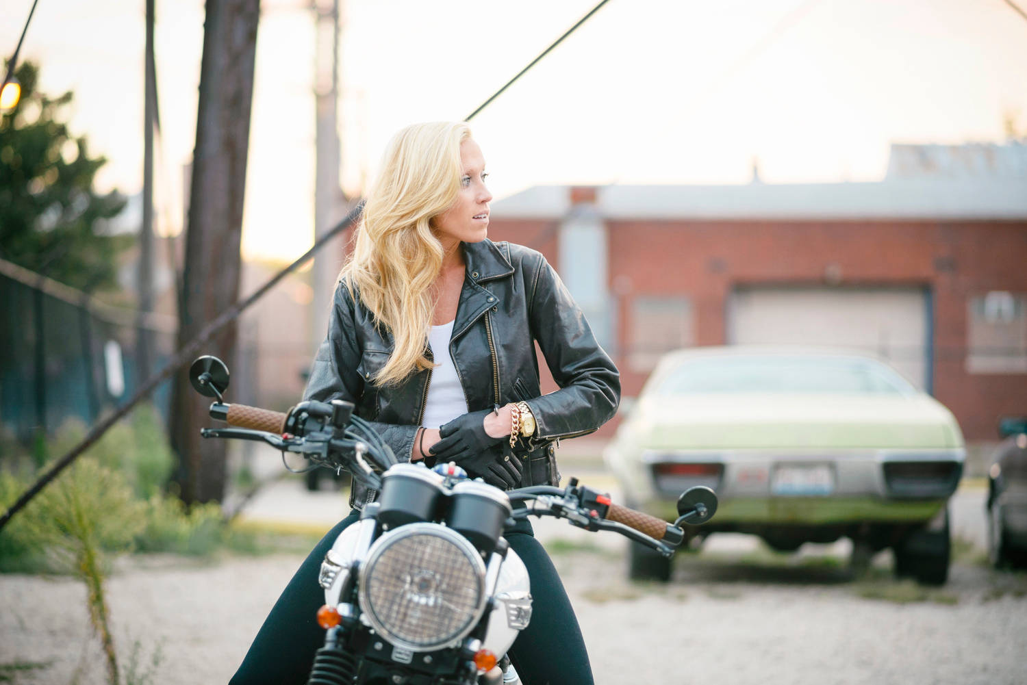 Triumph Bonneville, blonde woman, black leather jacket, HD Desktop Wallpaper