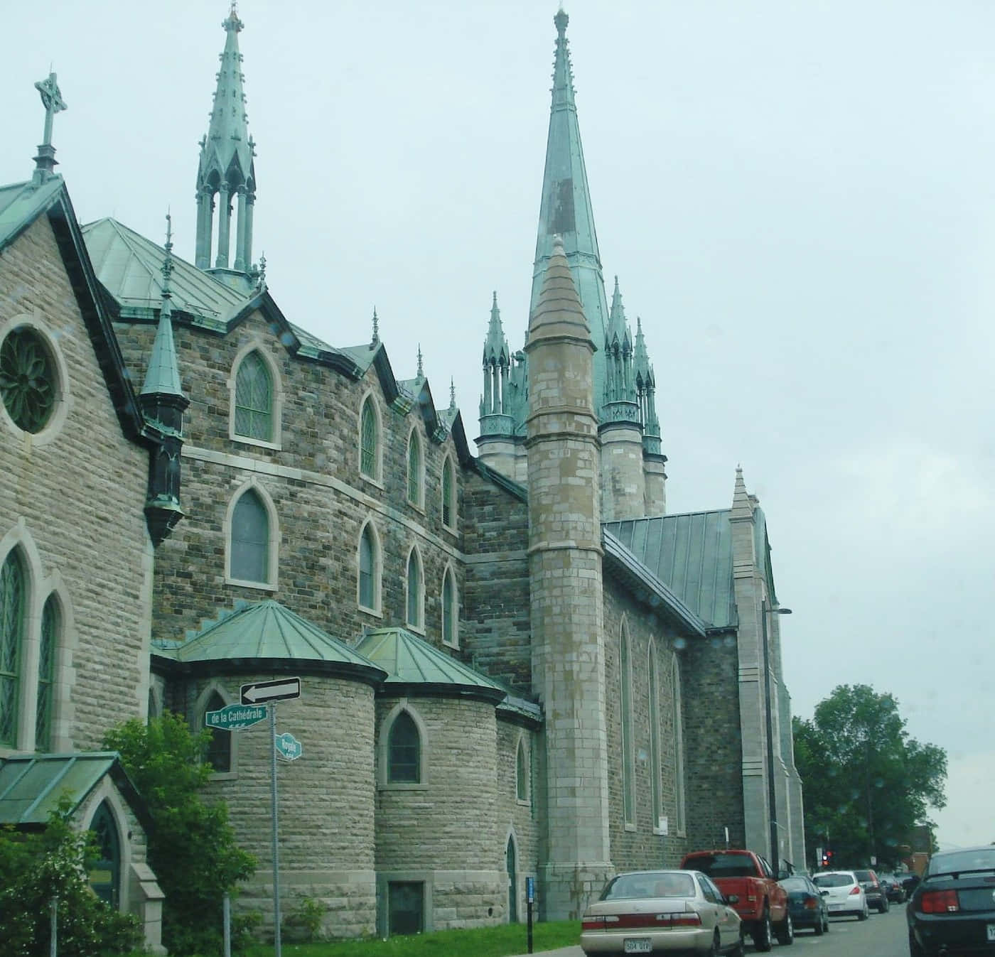 Trois Rivieres, stone cathedral, green copper spires, HD Desktop Wallpaper