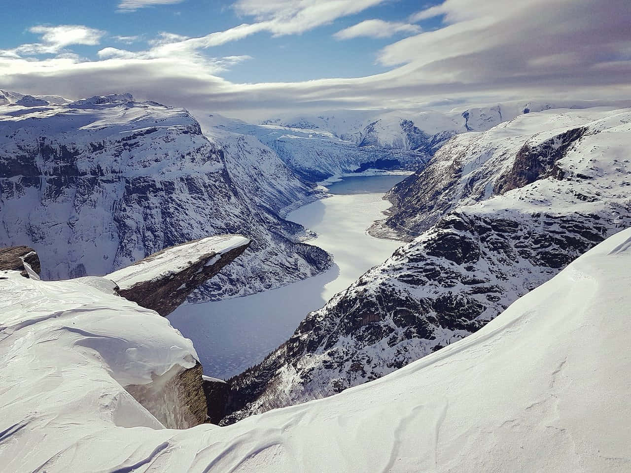 Trolltunga, winter, thick snow, HD Desktop Wallpaper