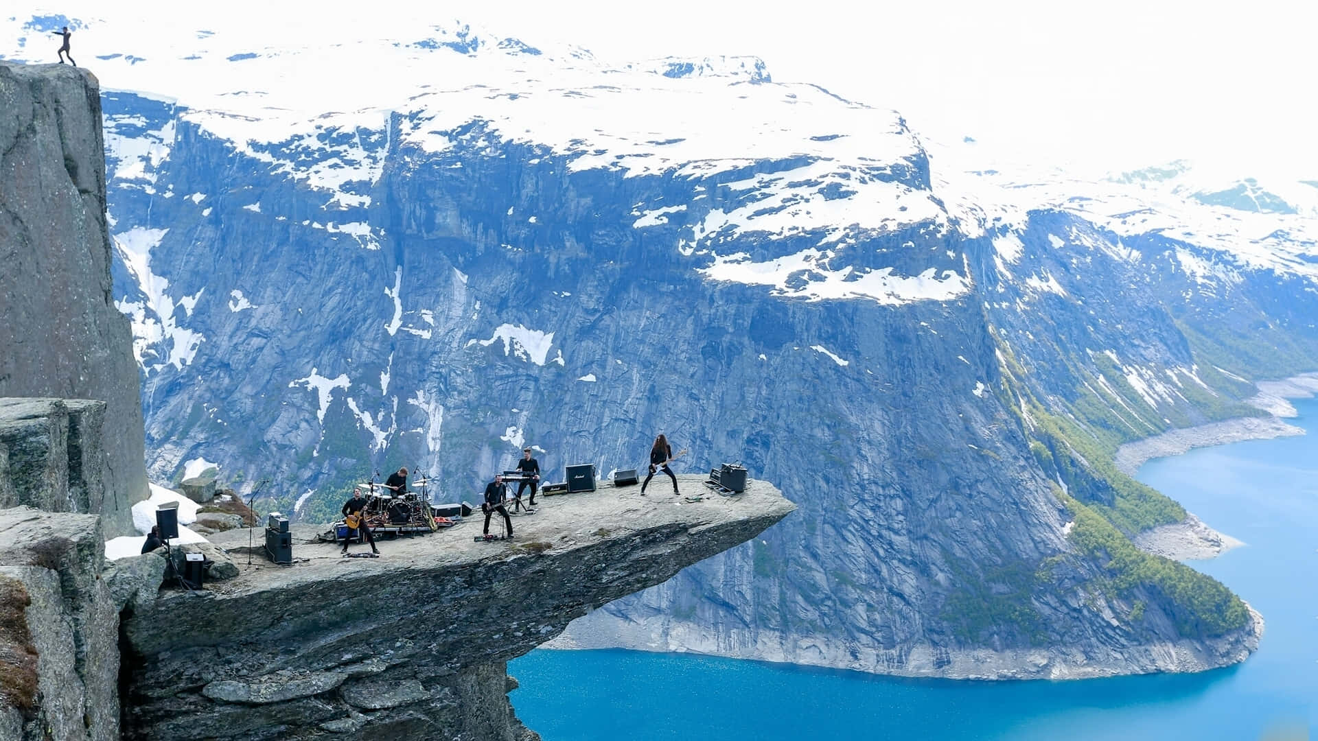 Trolltunga, winter season, snow-dusted cliff edge, Full HD Desktop Wallpaper
