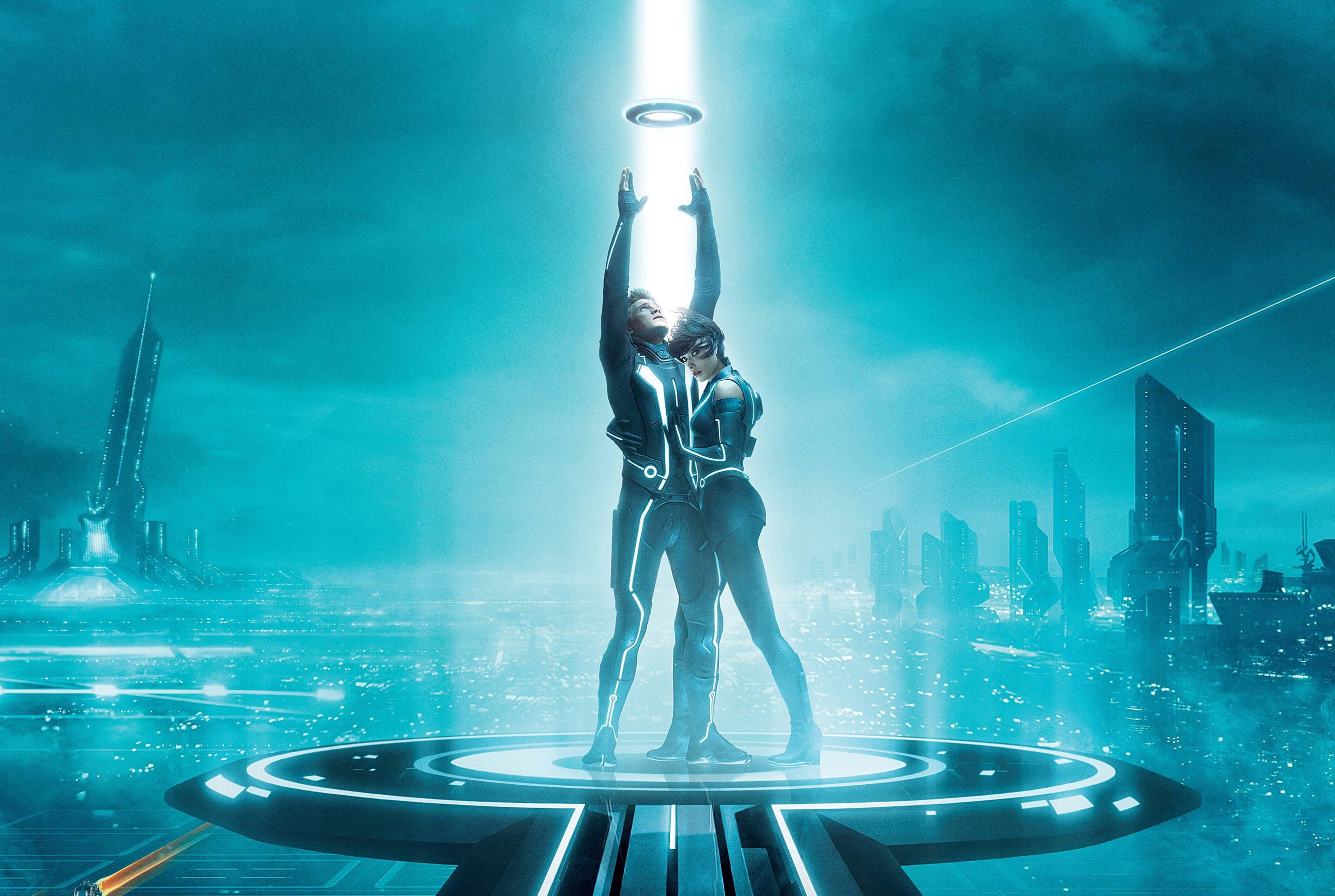 Tron 4K, glowing suits, circular platform, 4K Desktop Wallpaper