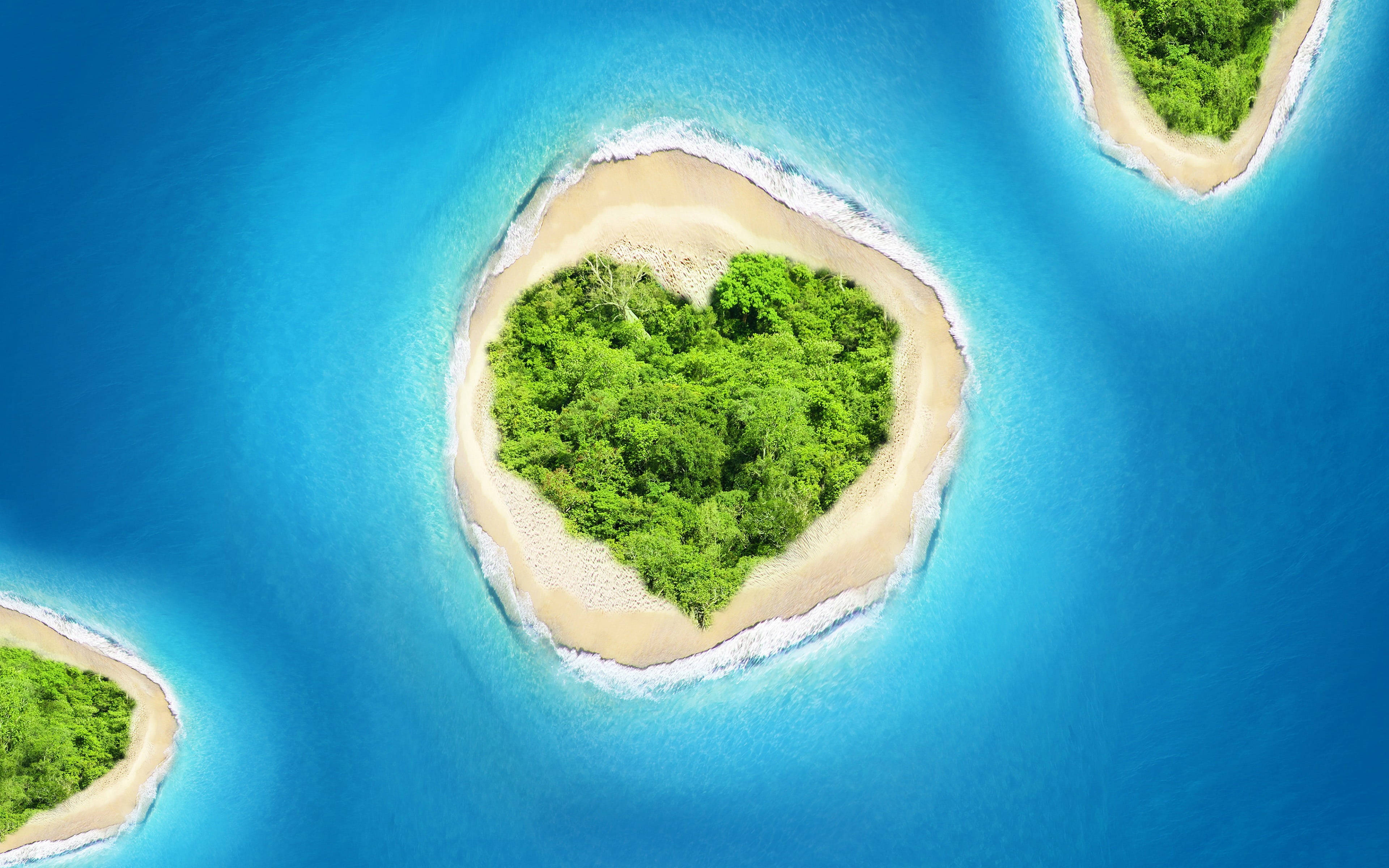 heart-shaped island, tropical island, lush greenery, 4K Desktop Wallpaper