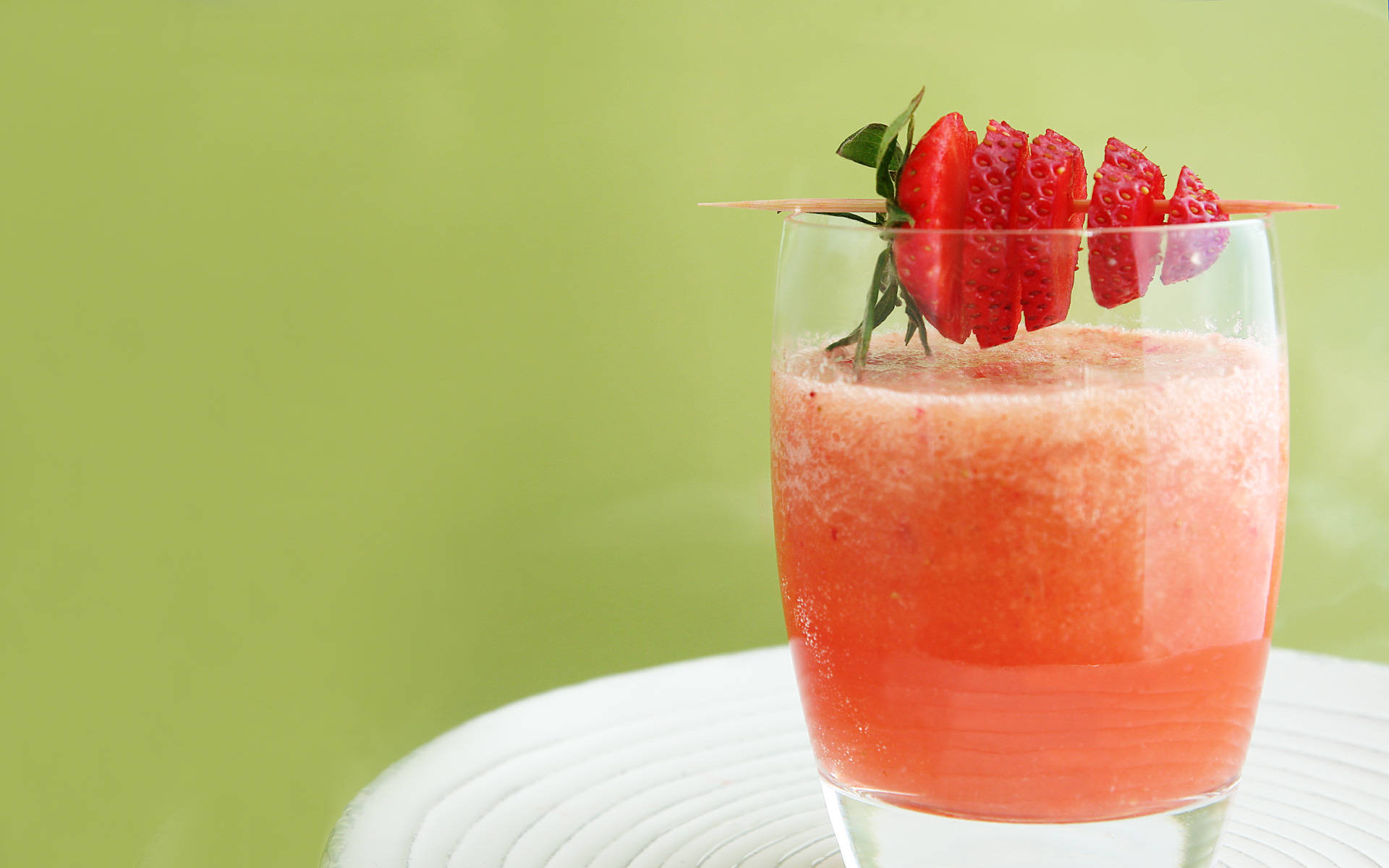 Strawberry Lava Flow Tropical Drink, vibrant pink strawberry smoothie, glass, Full HD Desktop Wallpaper