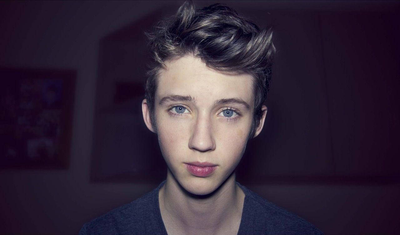 Troye Sivan, young singer, striking blue eyes, HD Desktop Wallpaper