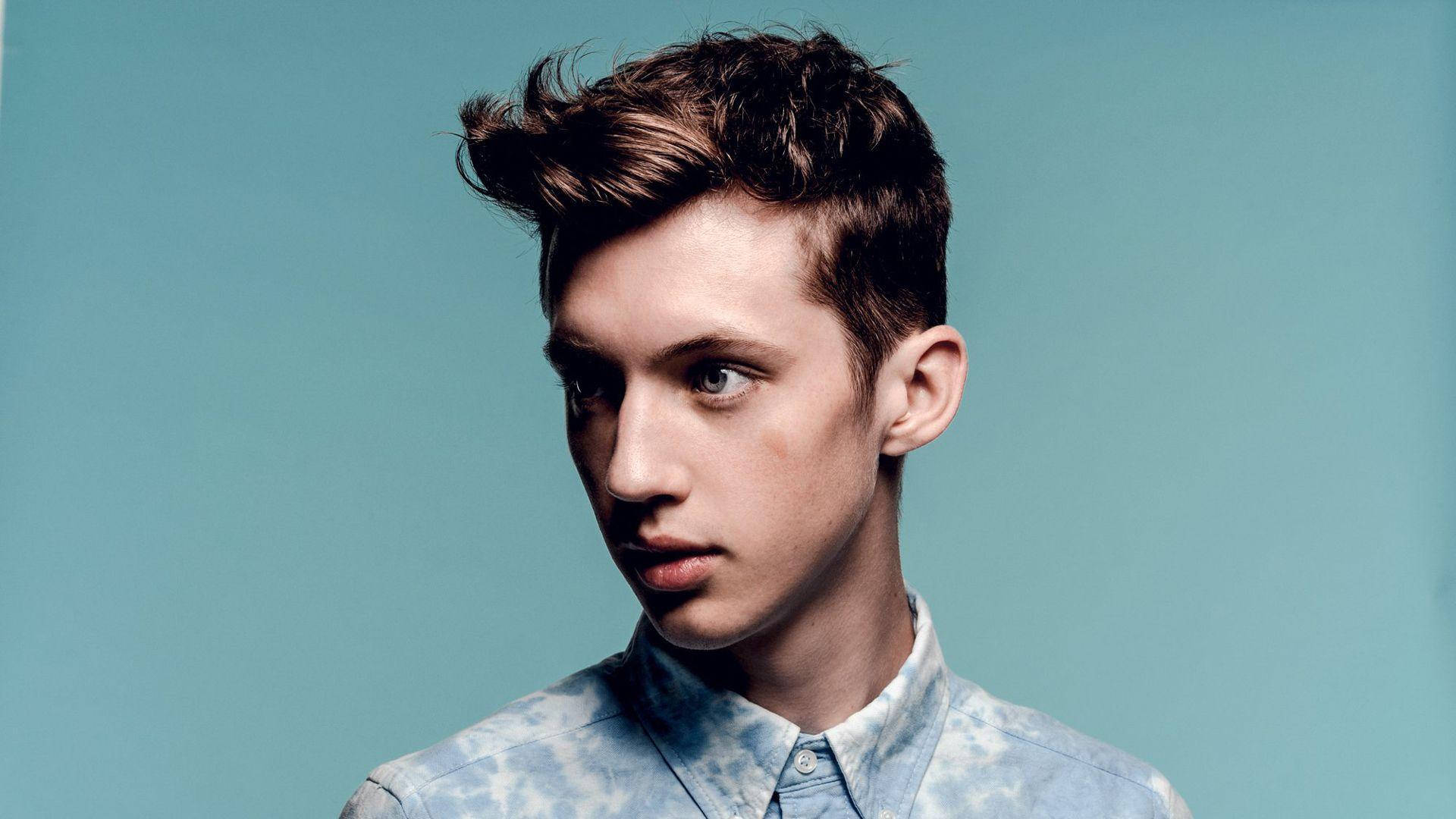 Troye Sivan, tousled brown hair, intense gaze, Full HD Desktop Wallpaper