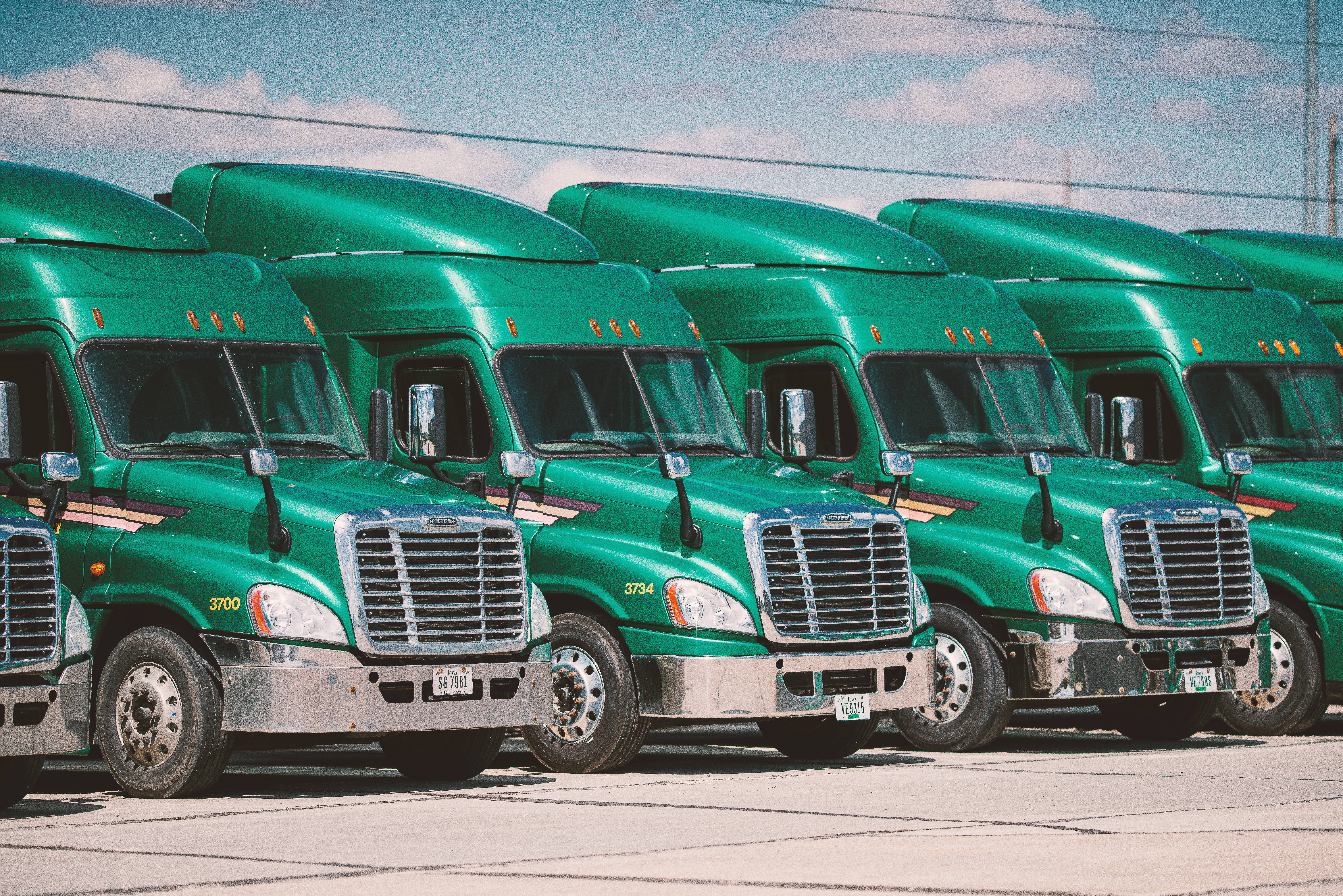 green, vintage trailer truck, semi-truck cab, 5K Desktop Wallpaper