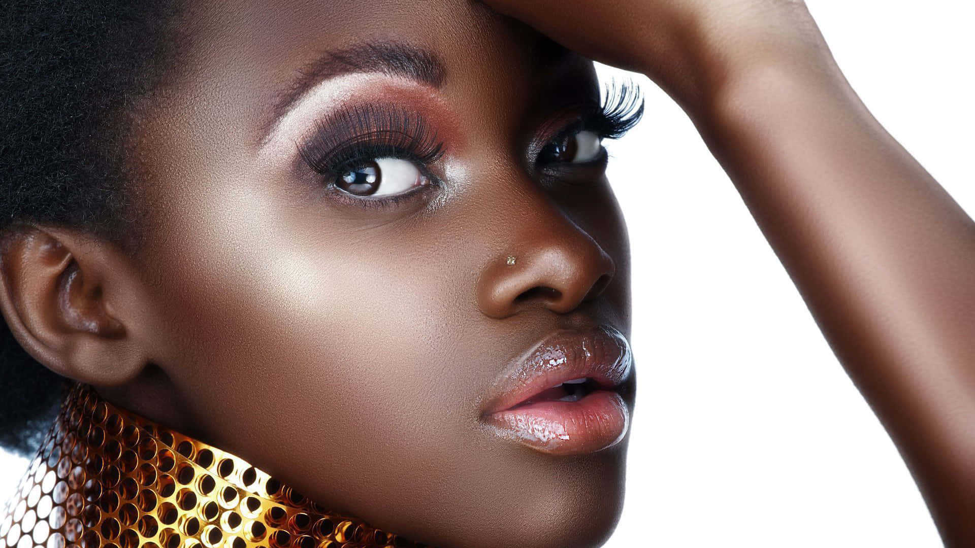 elegant beauty portrait, dark-skinned woman, bold makeup, Full HD Desktop Wallpaper