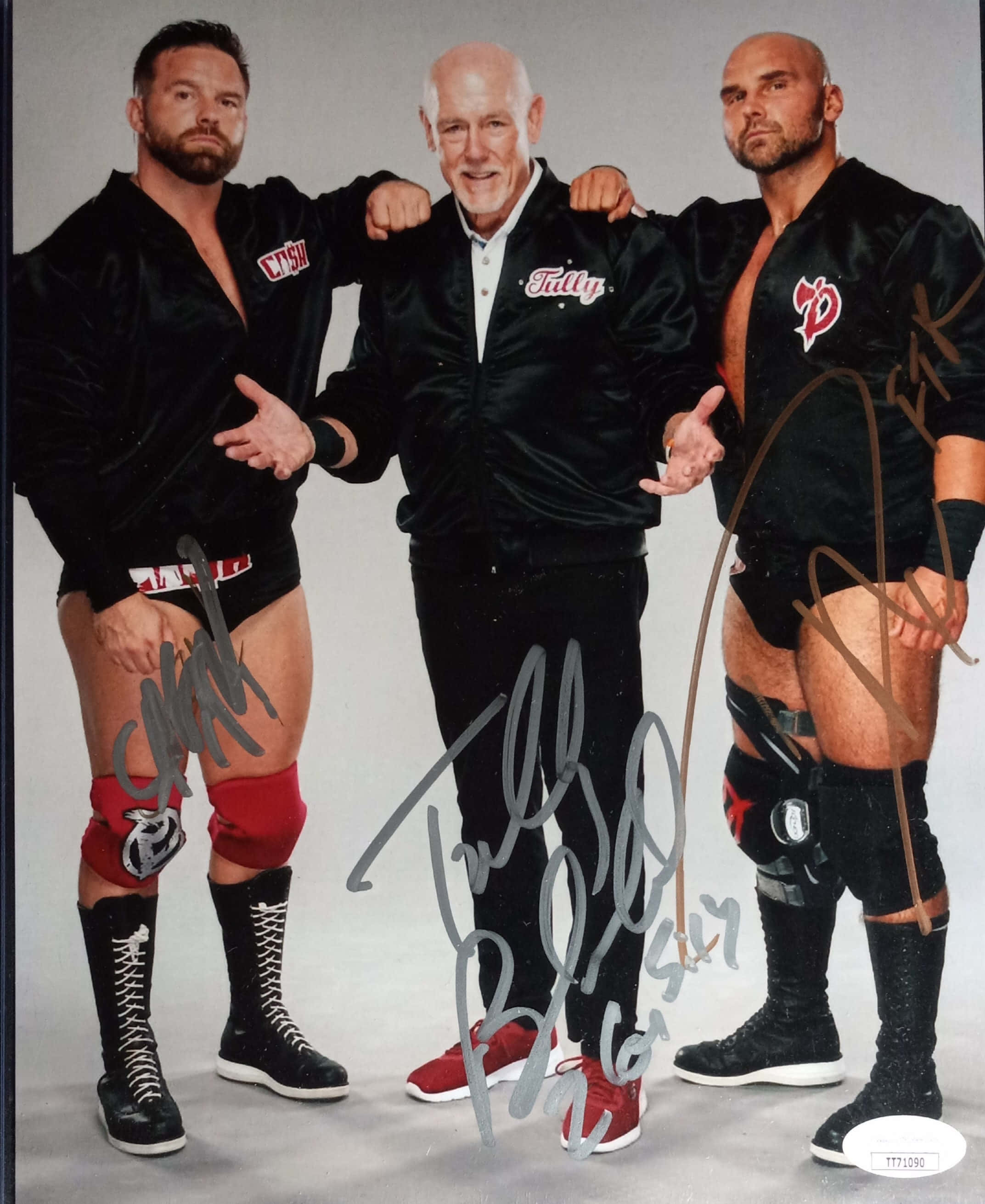 Tully Blanchard, black velvet jackets, red accents, 2K Phone Wallpaper