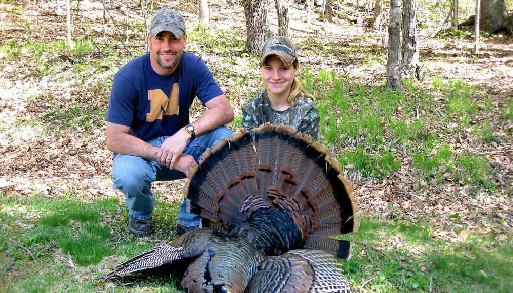 turkey hunting, camouflage gear, large male turkey, SD Desktop Wallpaper
