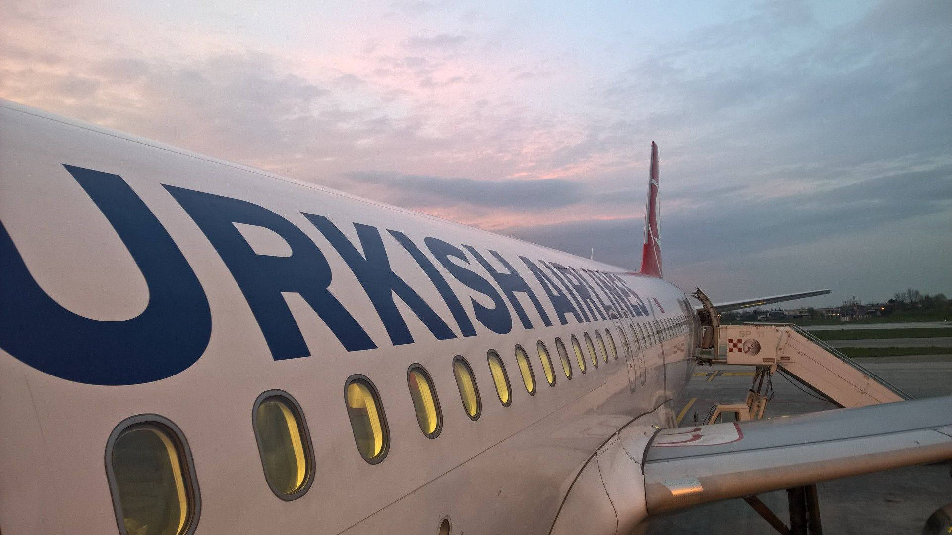 Turkish Airlines, airplane, tarmac, Full HD Desktop Wallpaper