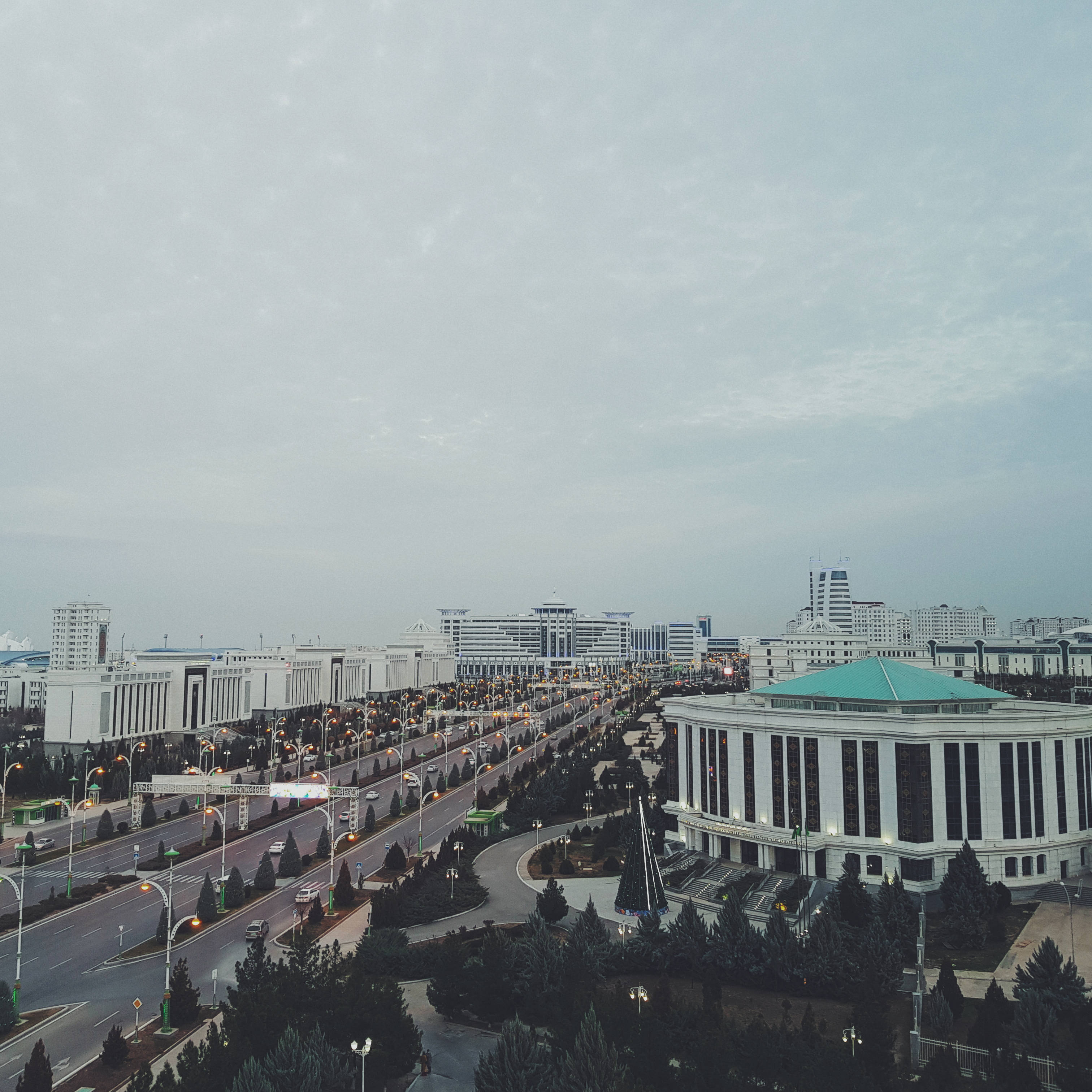 Turkmenistan, capital city, urban avenue, 2K Desktop Wallpaper