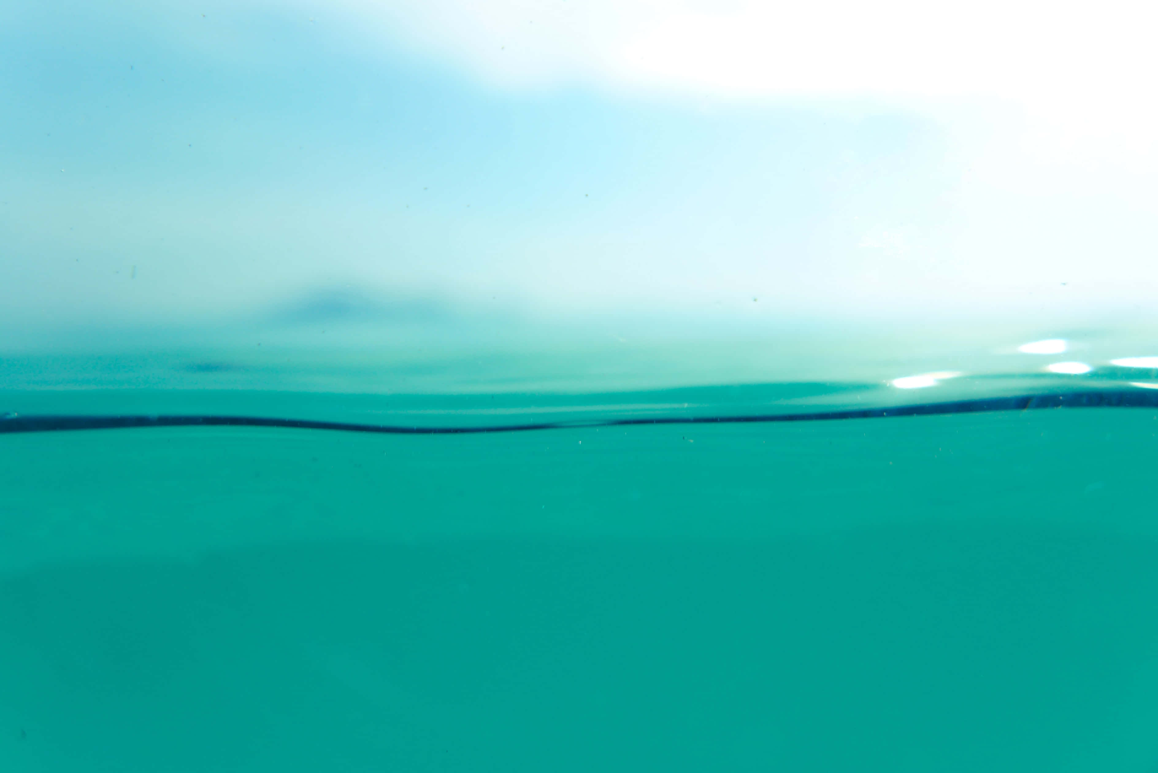 Turquoise Green, turquoise water, soft blue sky, 2K Desktop Wallpaper