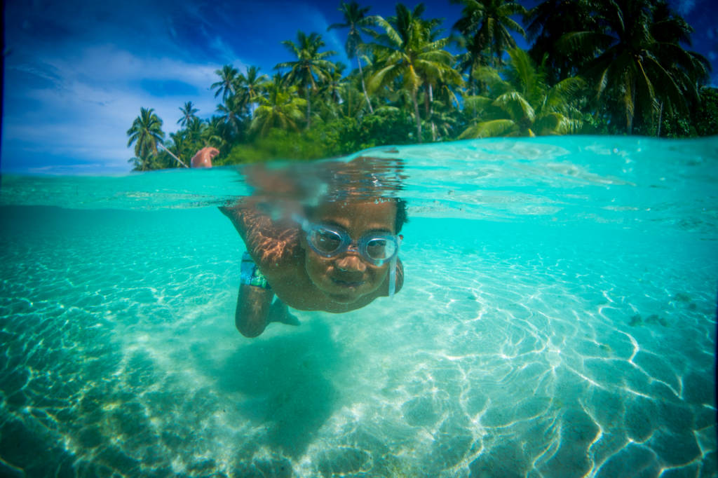 Tuvalu, child, goggles, SD Desktop Wallpaper