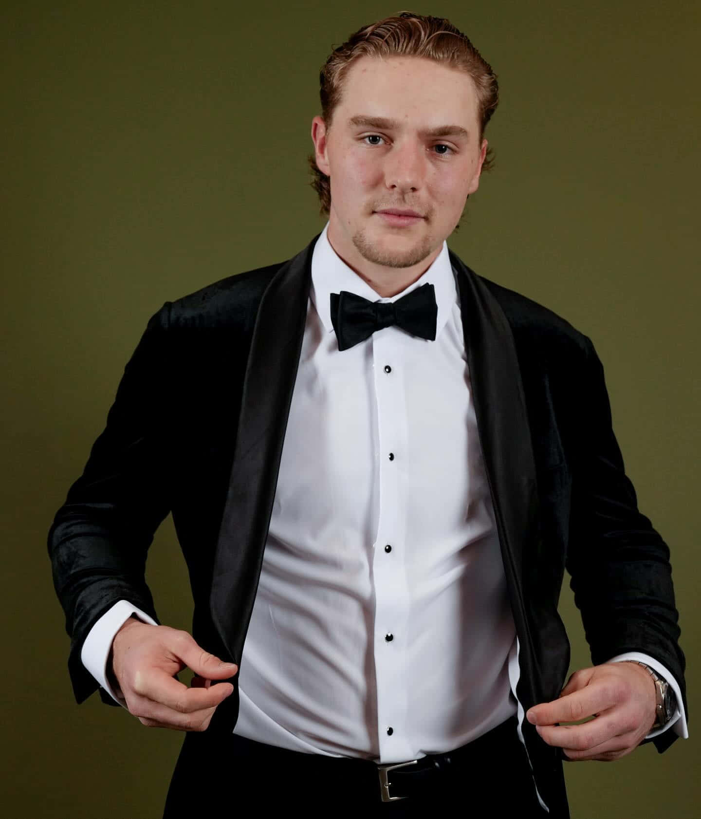 black velvet tuxedo, bow tie, olive green background, HD Phone Wallpaper
