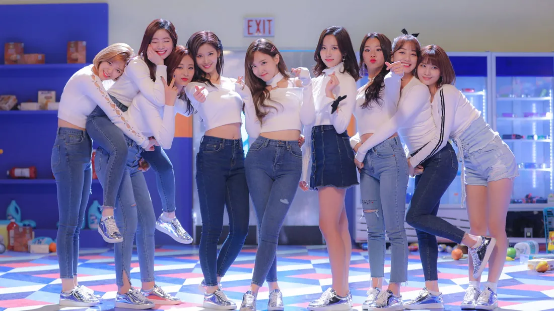 TWICE 4K