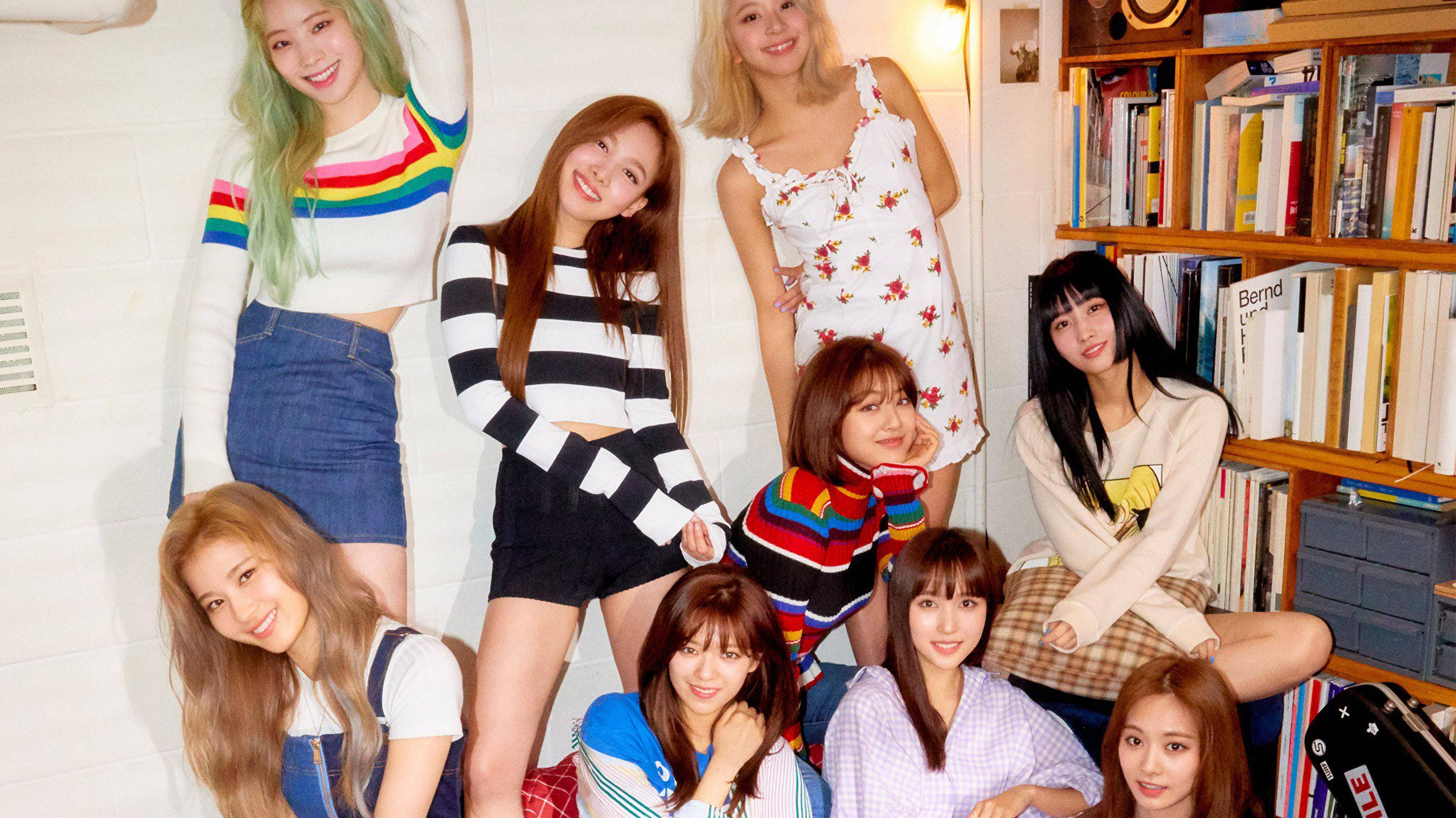 Twice 4K, bookshelf, cozy room, 4K Desktop Wallpaper