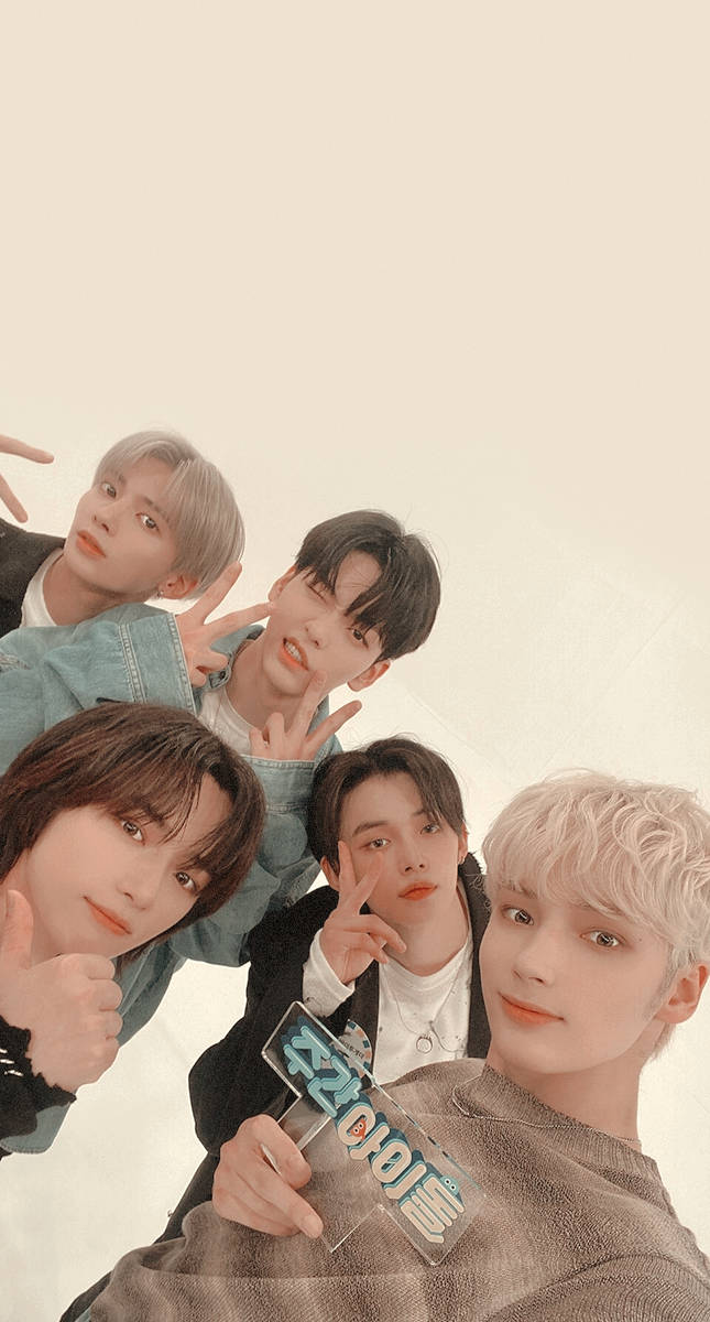 TXT, five young men, styled hair, SD Phone Wallpaper