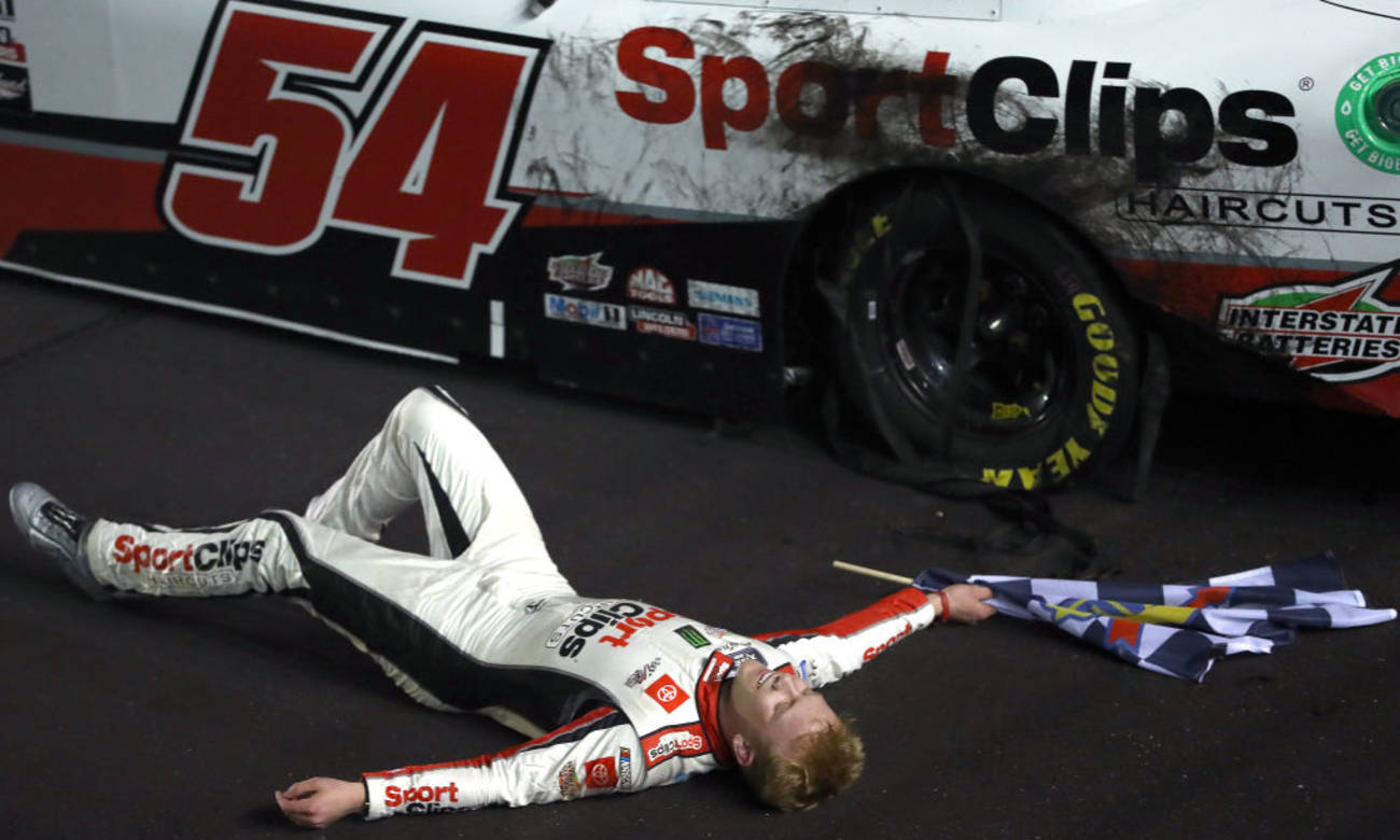 Ty Gibbs, white SportClips suit, asphalt, HD Desktop Wallpaper
