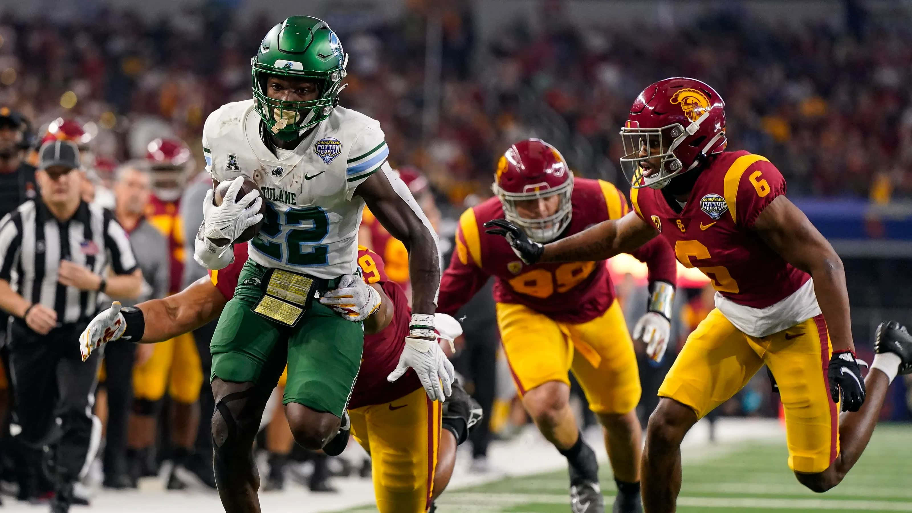 Tyjae Spears, green and white, maroon and gold, 2K Desktop Wallpaper