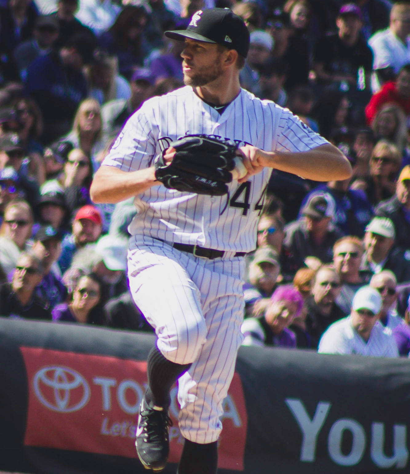 Tyler Anderson, baseball mitt, pinstripe uniform, HD Phone Wallpaper