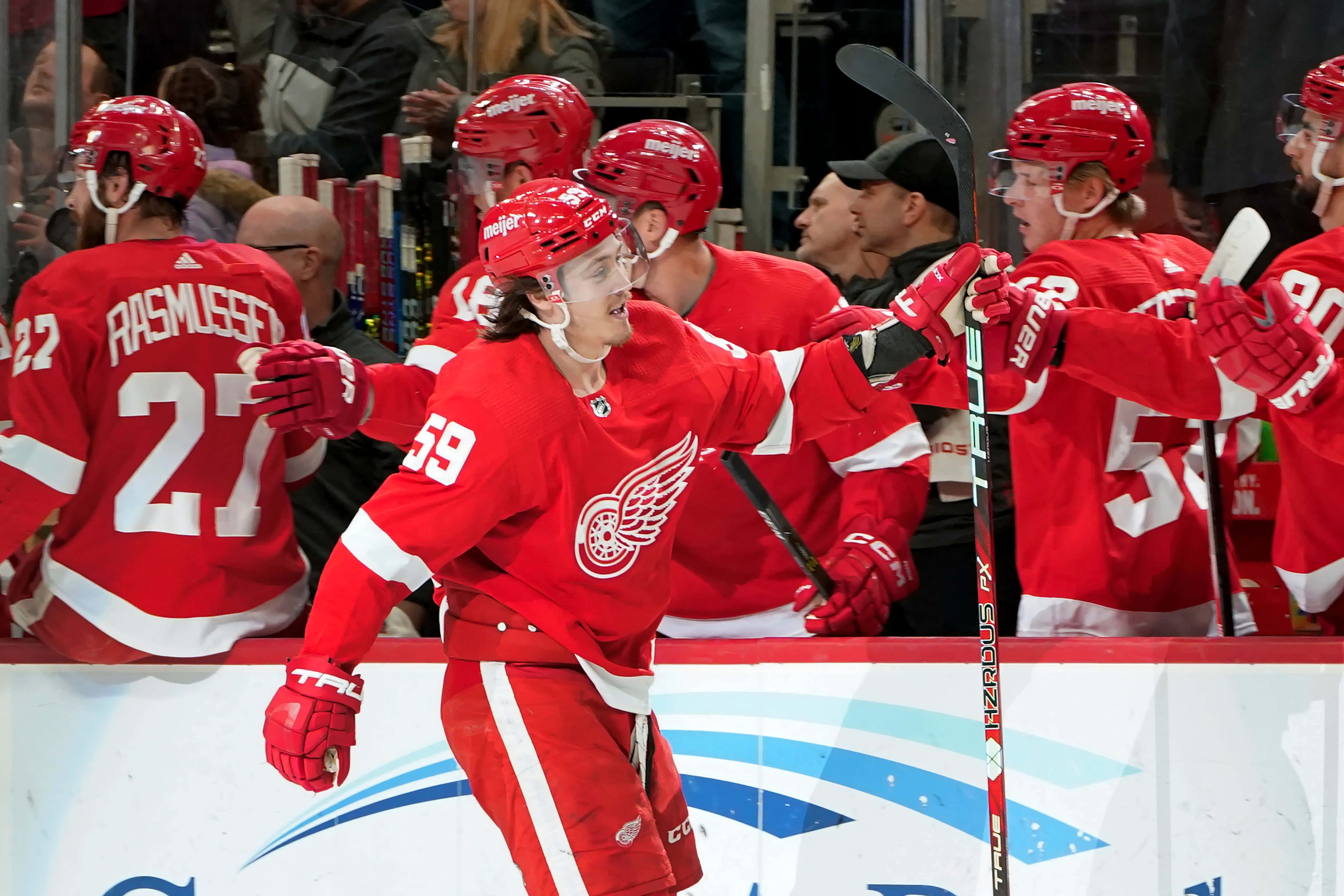 Tyler Bertuzzi, red jerseys, hockey game, 4K Desktop Wallpaper