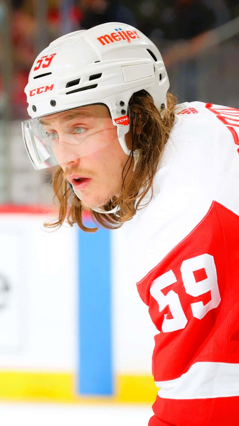 Tyler Bertuzzi, white helmet, red jersey, HD Phone Wallpaper