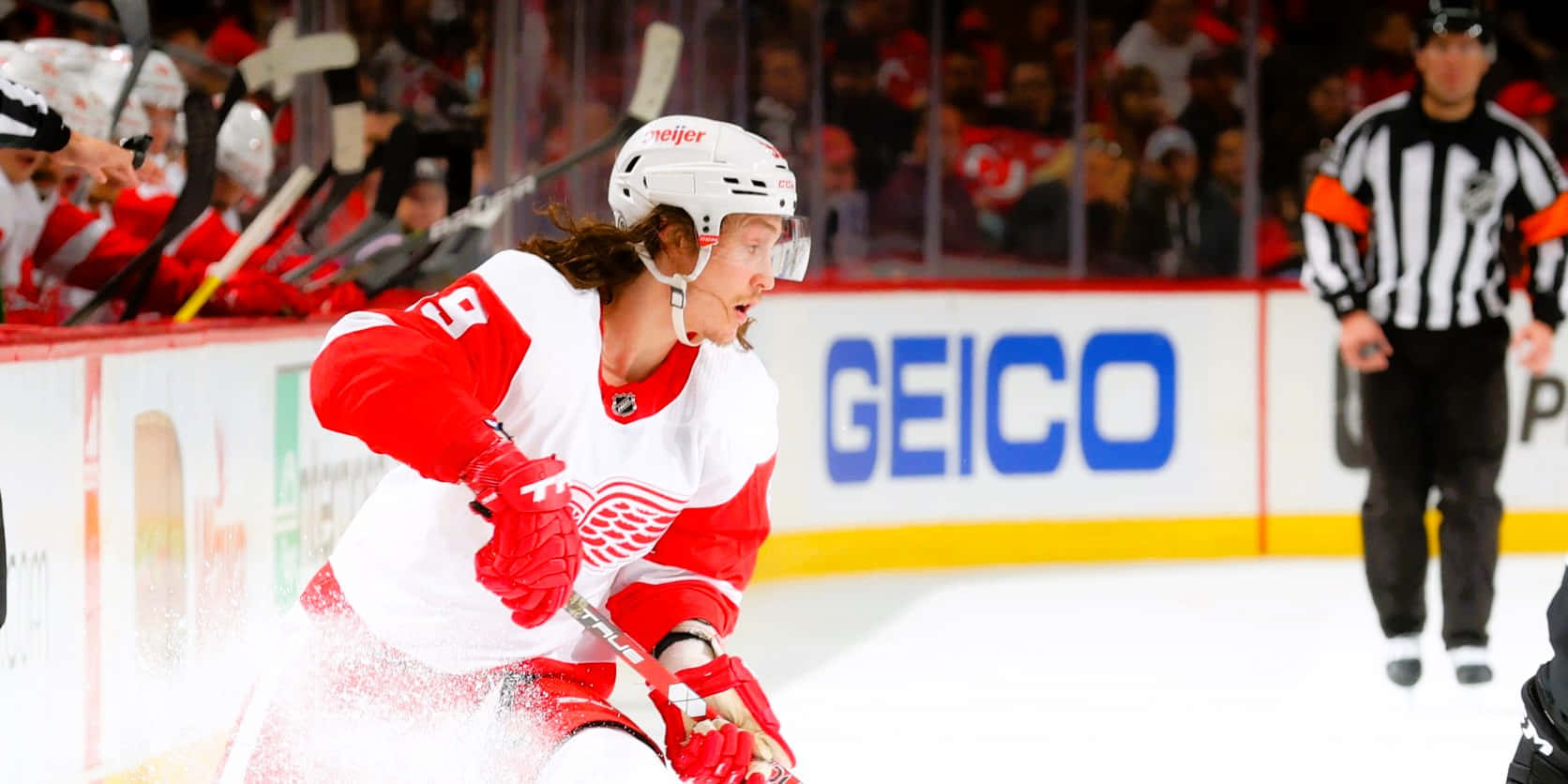 Tyler Bertuzzi, red and white gear, ice, HD Desktop Wallpaper