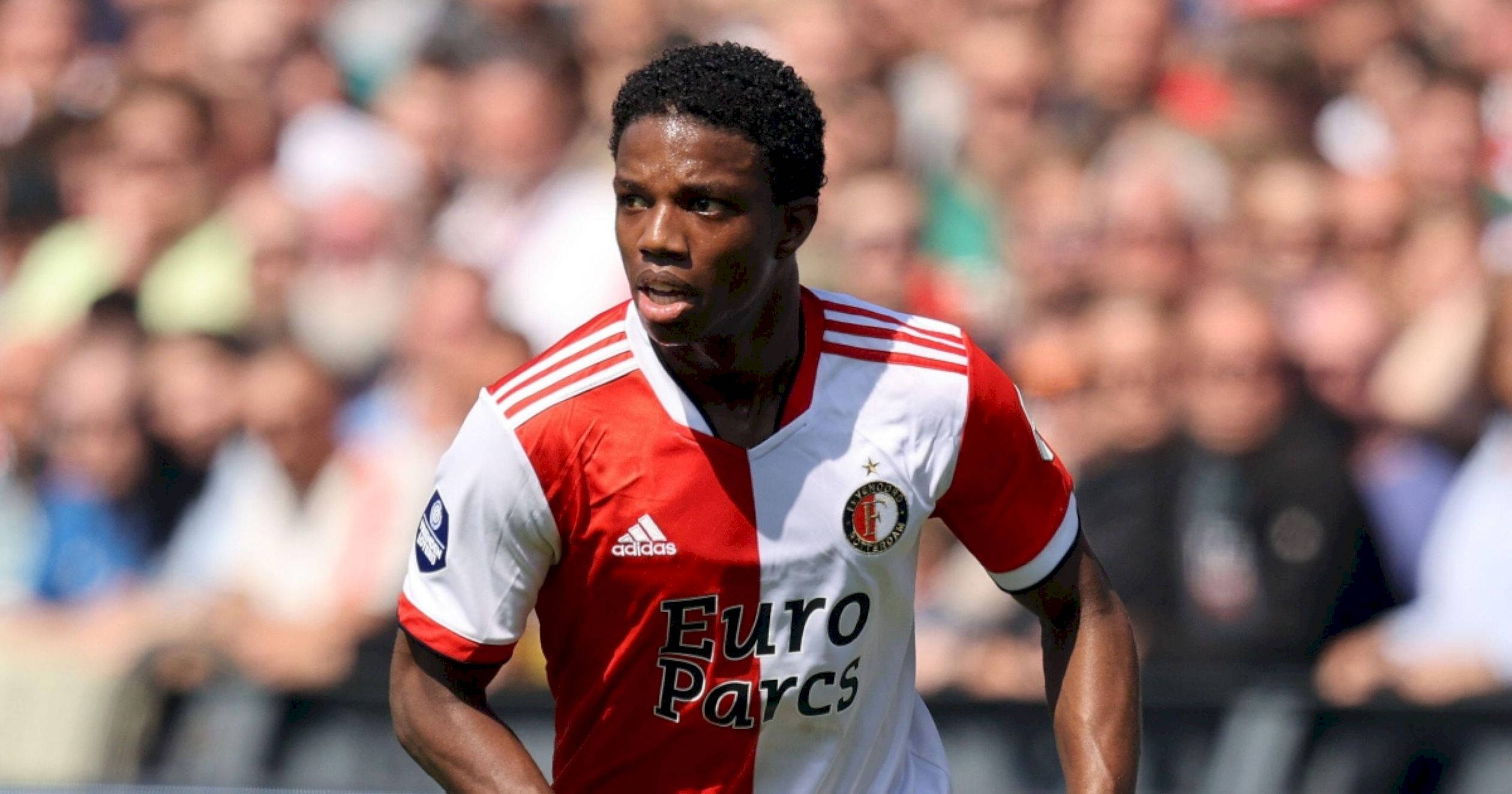 Tyrell Malacia, red and white striped jersey, daytime match, Full HD Desktop Wallpaper
