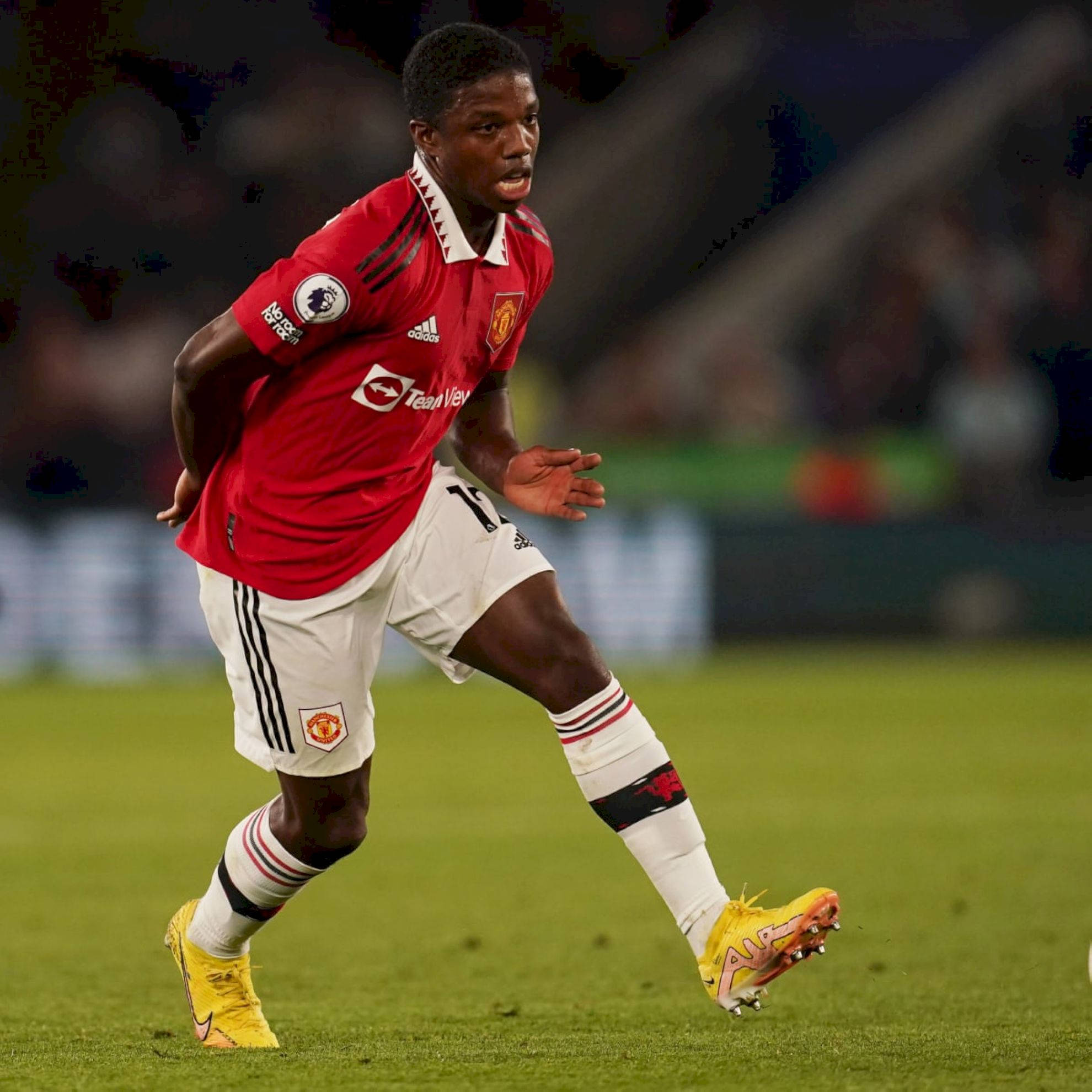 Tyrell Malacia, yellow shoes, red Manchester United jersey, Full HD Desktop Wallpaper