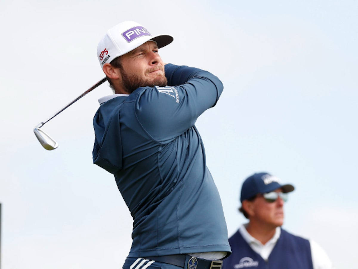 Tyrrell Hatton, blue shirt, white cap, SD Desktop Wallpaper