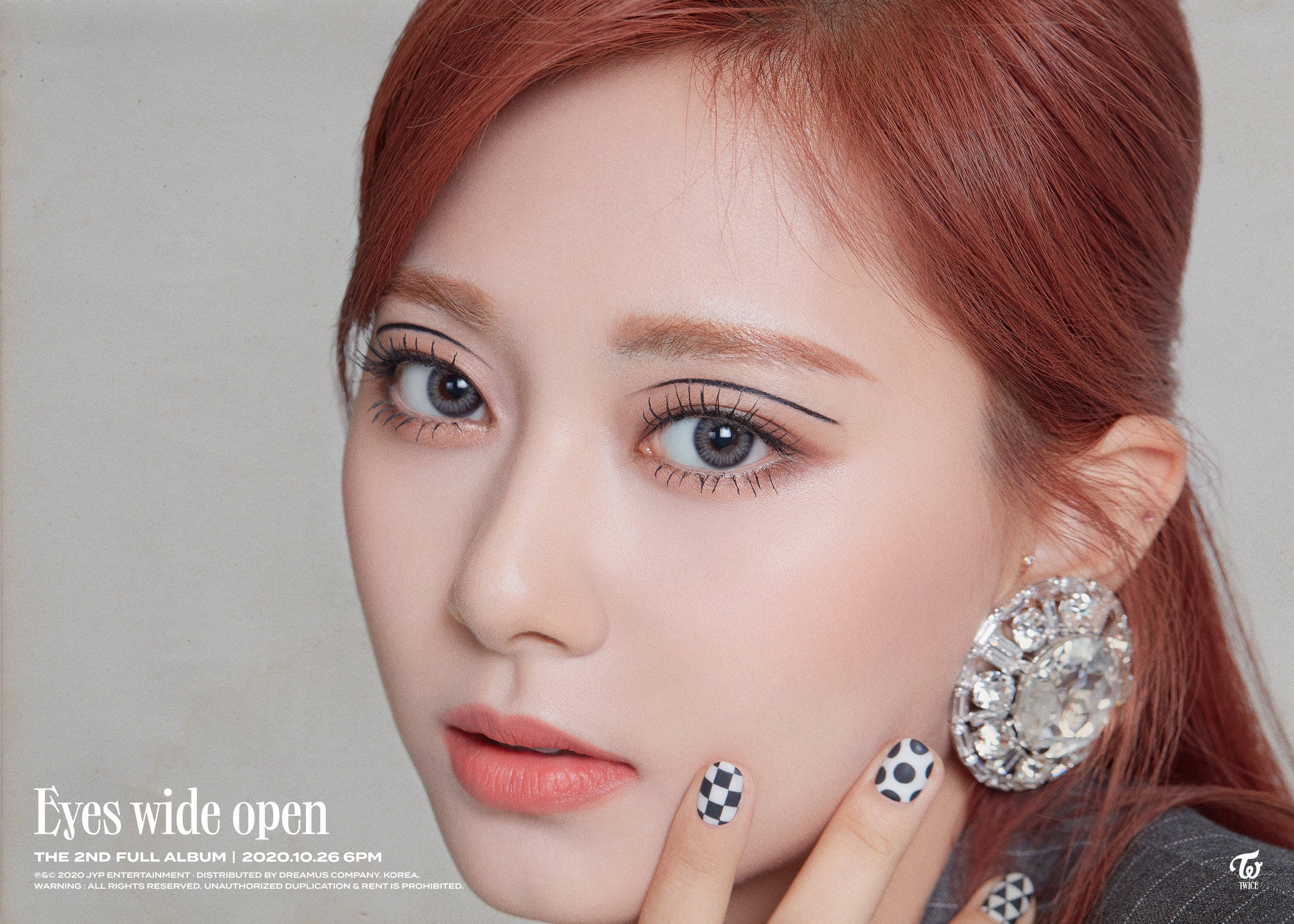 Tzuyu, red hair, striking eyes, 2K Desktop Wallpaper