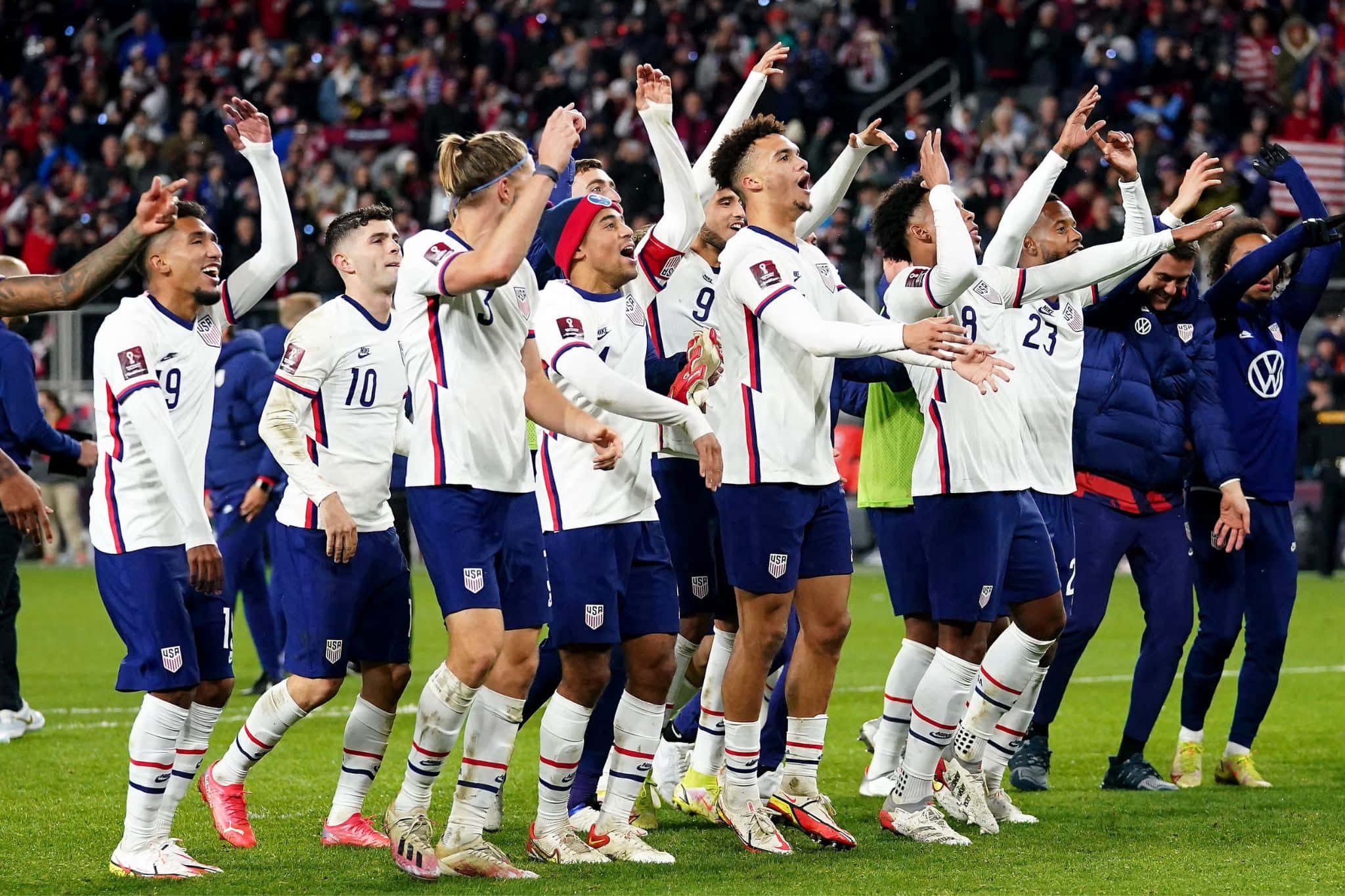 U S Soccer Team, white jerseys, blue shorts, Full HD Desktop Wallpaper