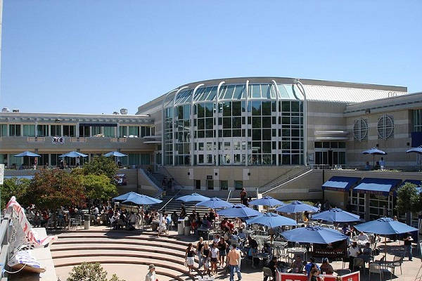 UCSD, cafeteria, sunny campus plaza, SD Desktop Wallpaper