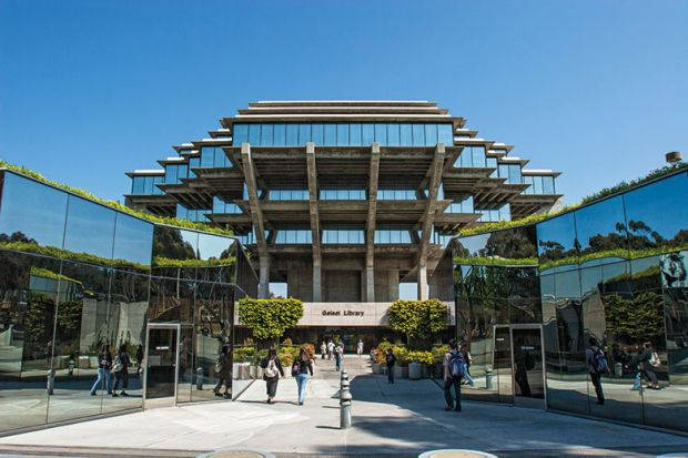 UCSD, reflective maze, modern glass and concrete library, SD Desktop Wallpaper