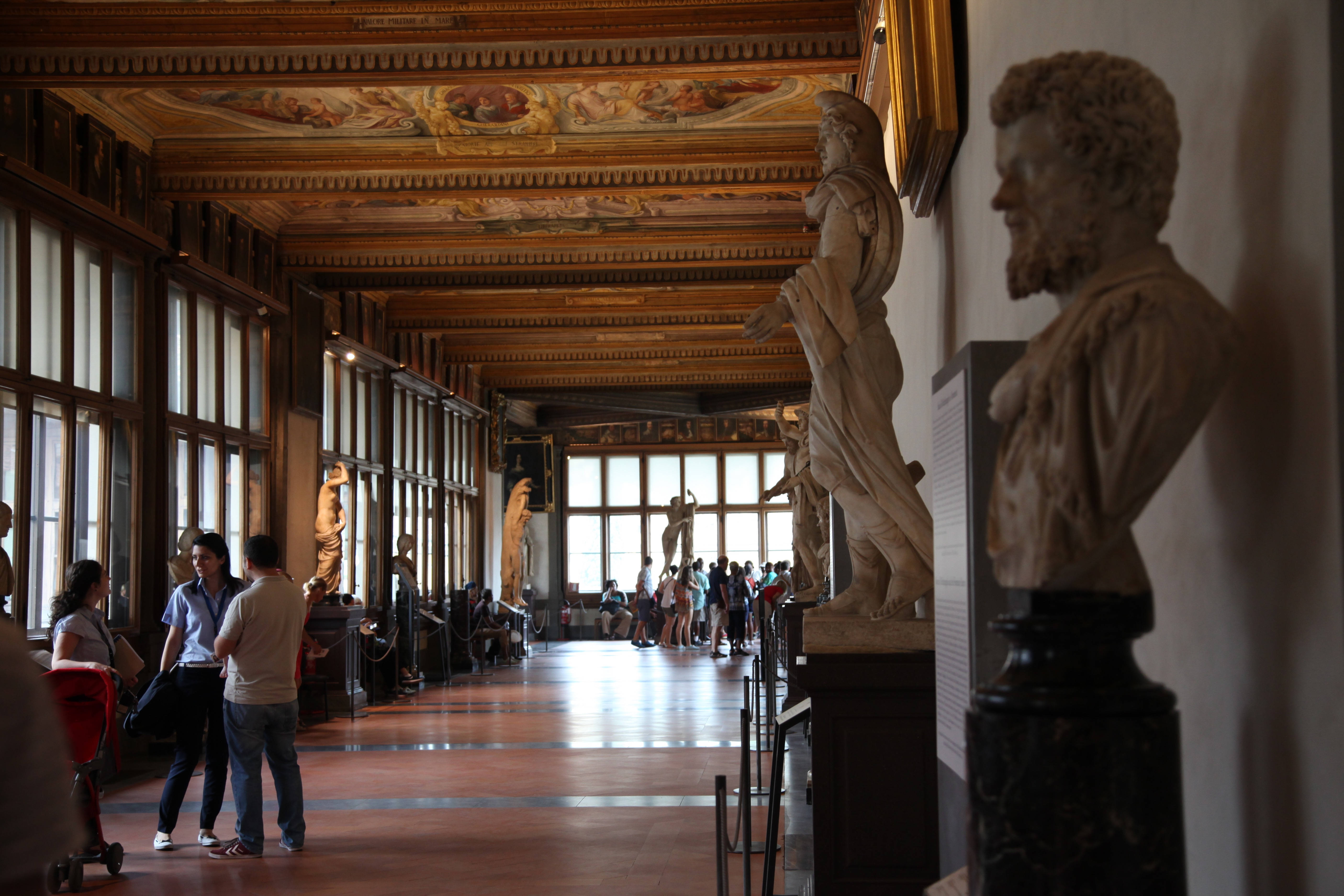 Uffizi Gallery, corridor, classical statues, 5K Desktop Wallpaper
