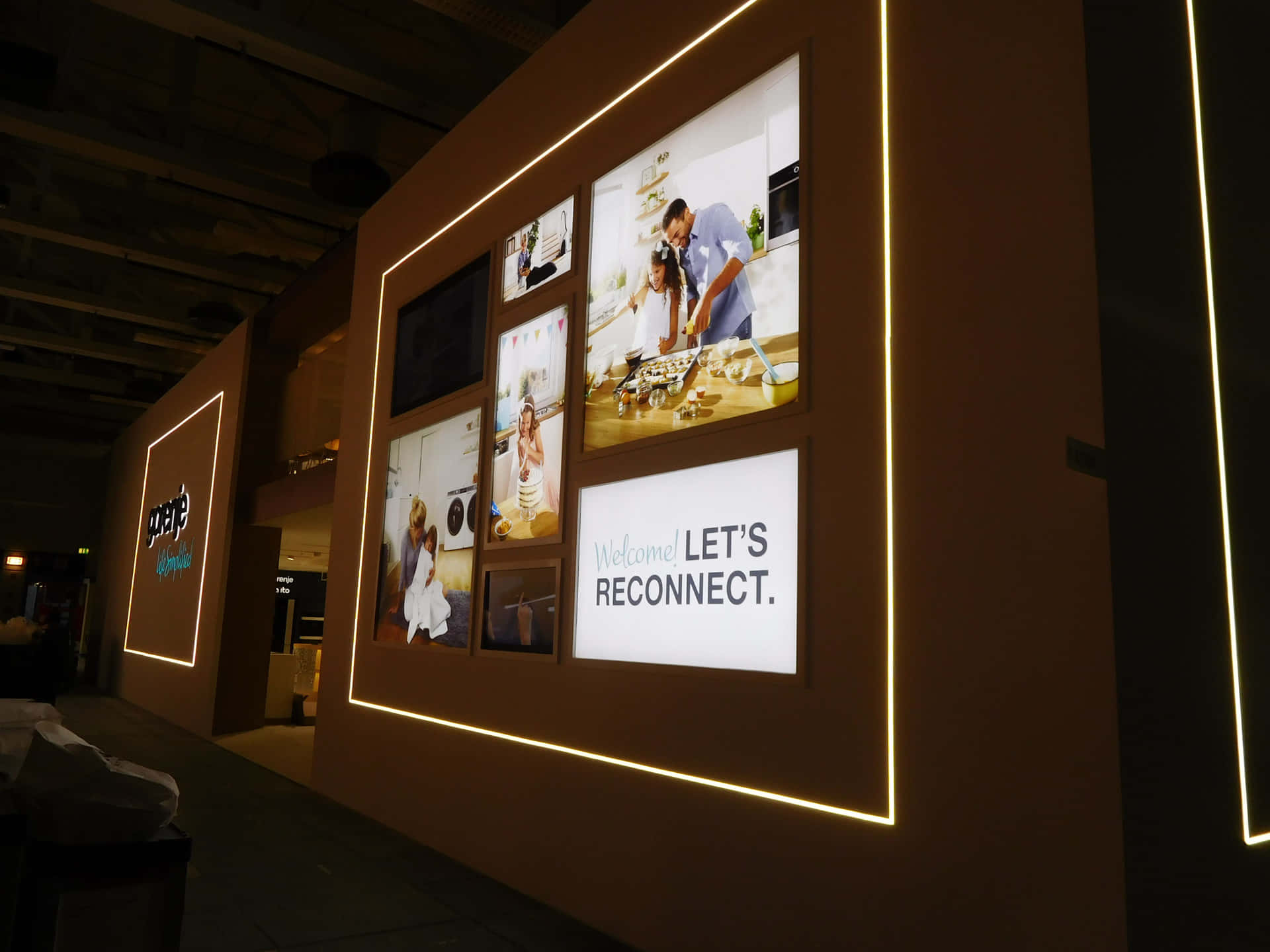International Art Exhibition, family photos, Let's Reconnect, Full HD Desktop Wallpaper