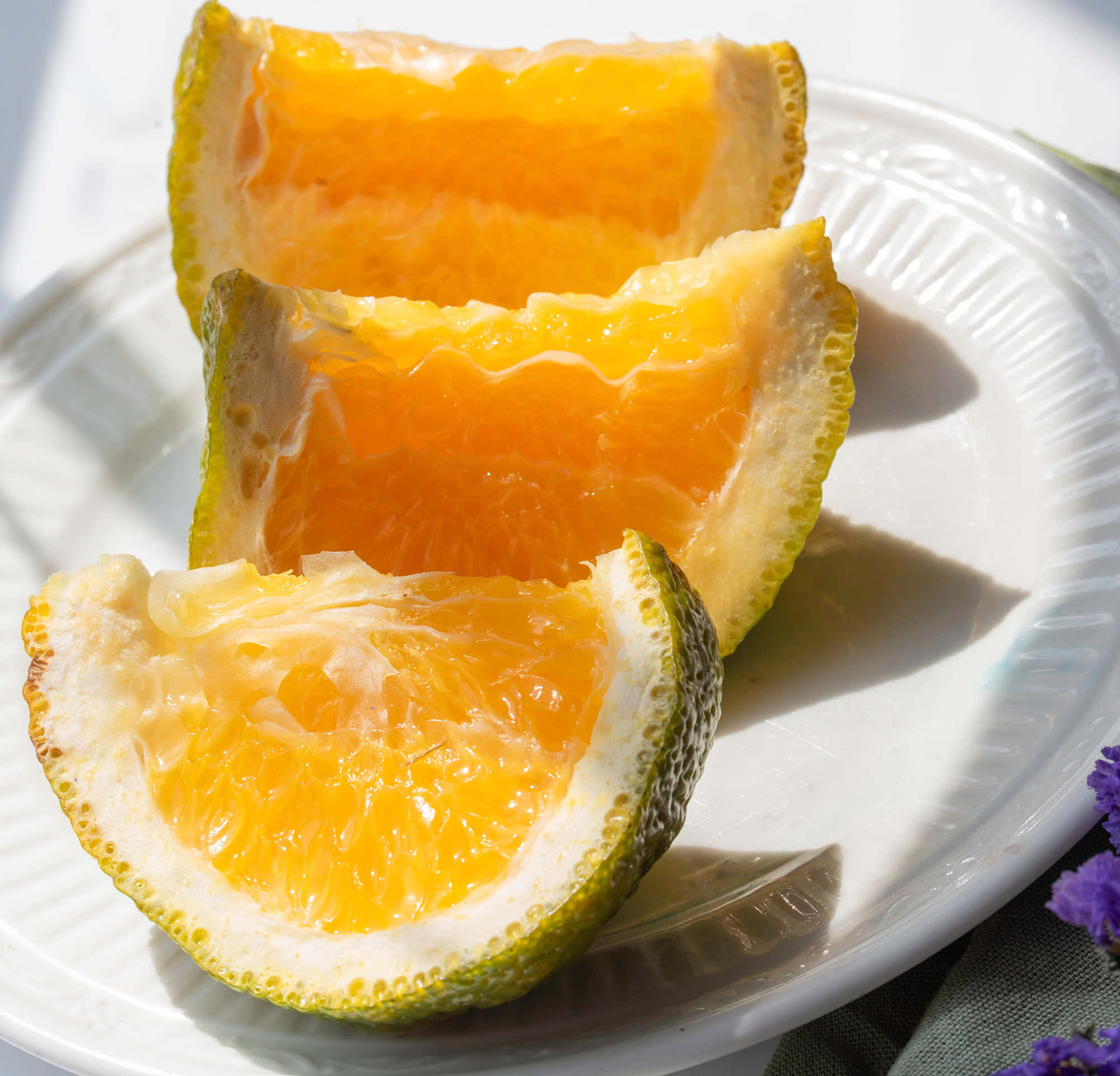 Ugli citrus fruits, orange wedges, white plate, Full HD Desktop Wallpaper