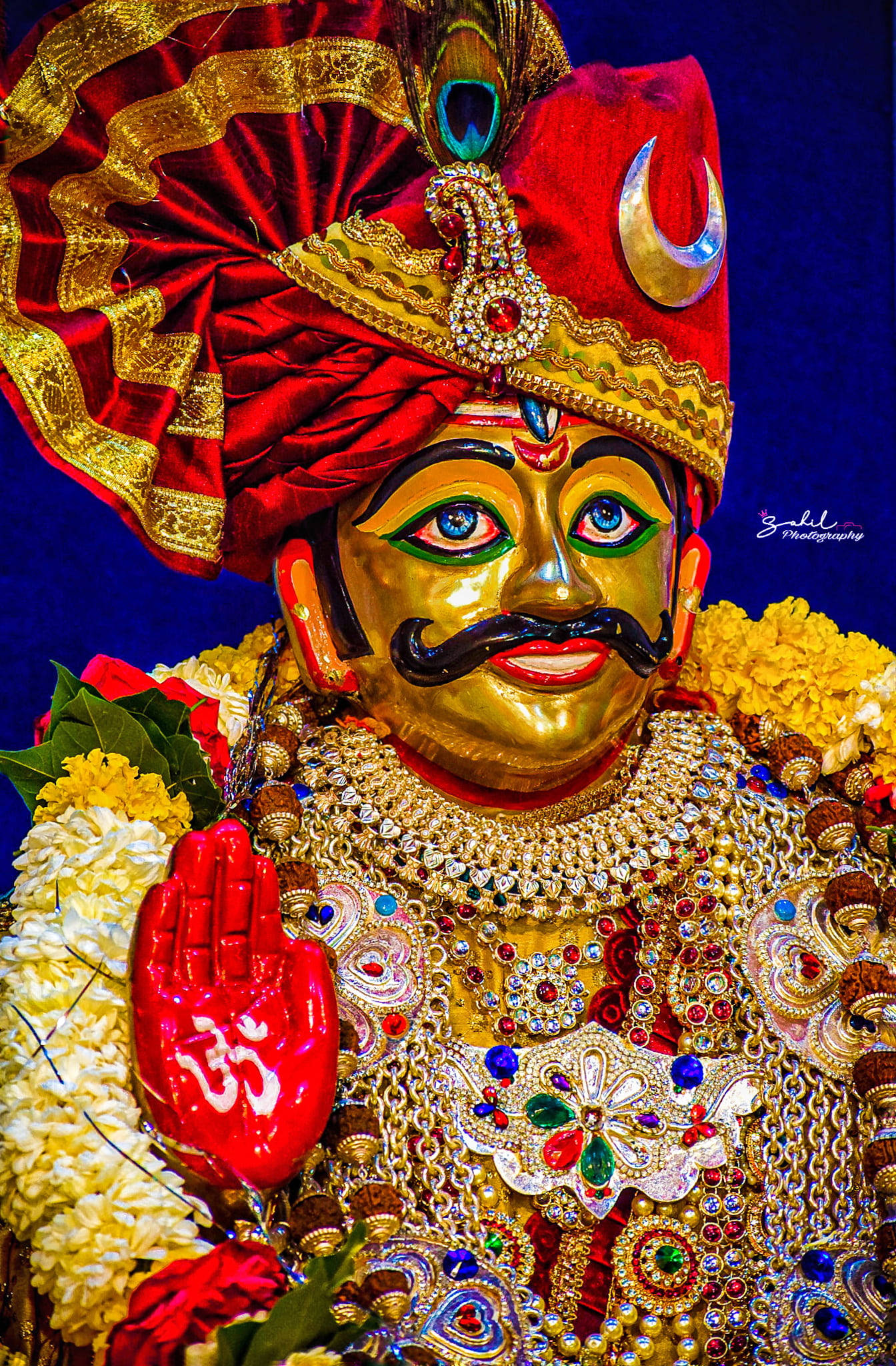 Ujjain Mahakal, golden deity, red velvet turban, Full HD Phone Wallpaper