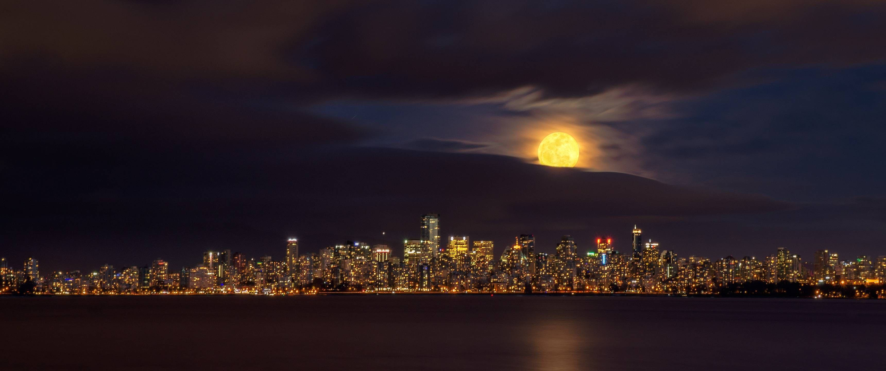 ultrawide, city, full moon, 2K Desktop Wallpaper