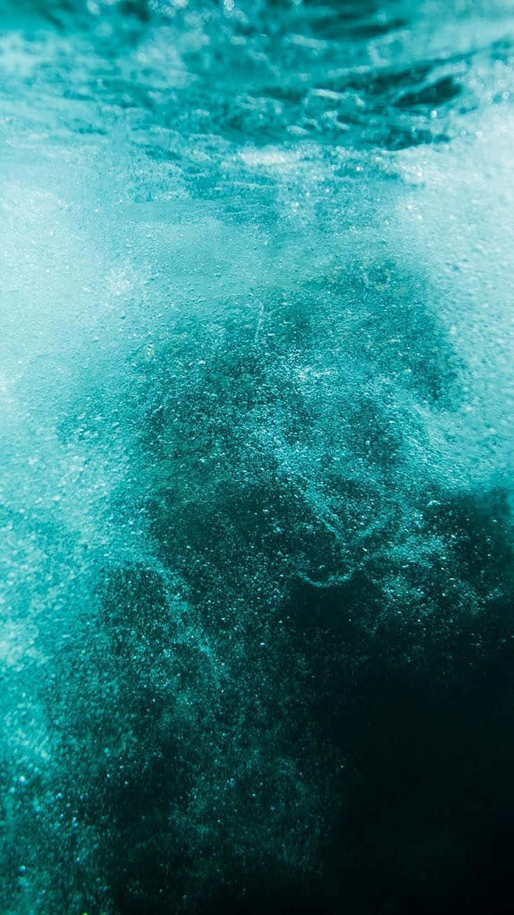 turquoise iPhone, underwater, green water, HD Phone Wallpaper