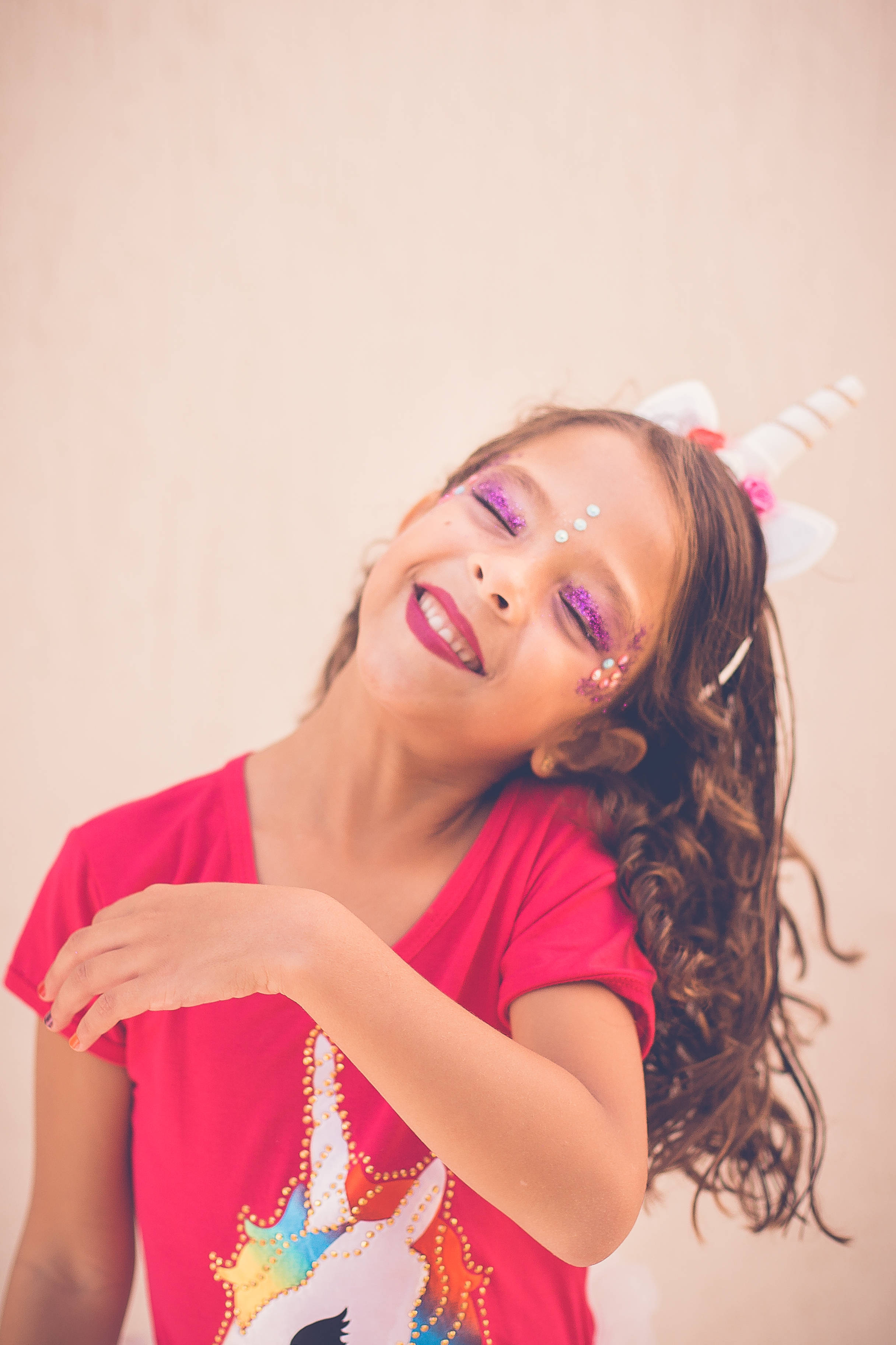 majestic unicorn, glittery purple eye makeup, unicorn horn headband, 2K Phone Wallpaper