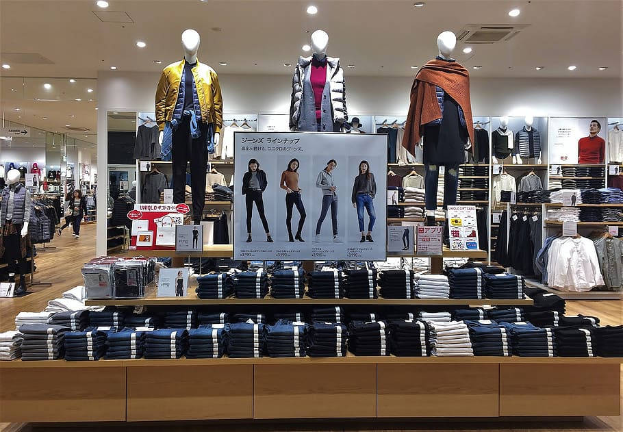 Uniqlo, mannequin, winter clothes, SD Desktop Wallpaper