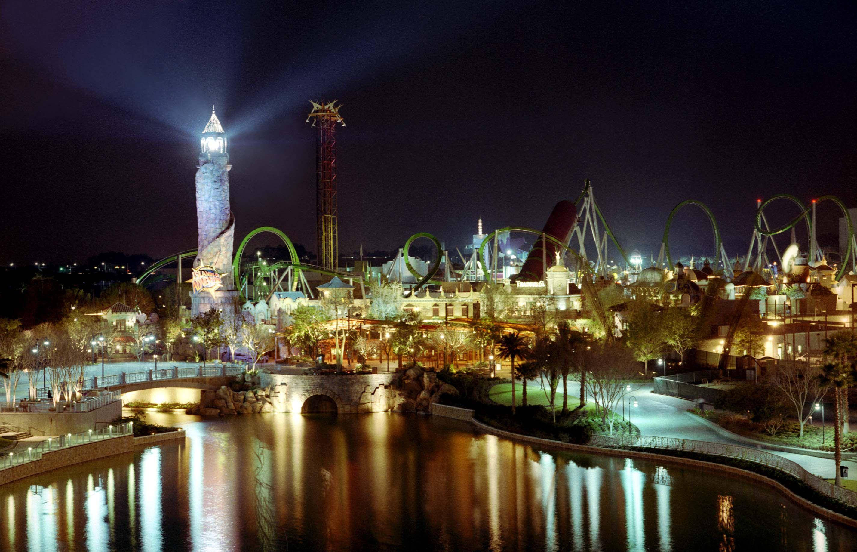 Universal Studios, night, glowing roller coasters, 2K Desktop Wallpaper