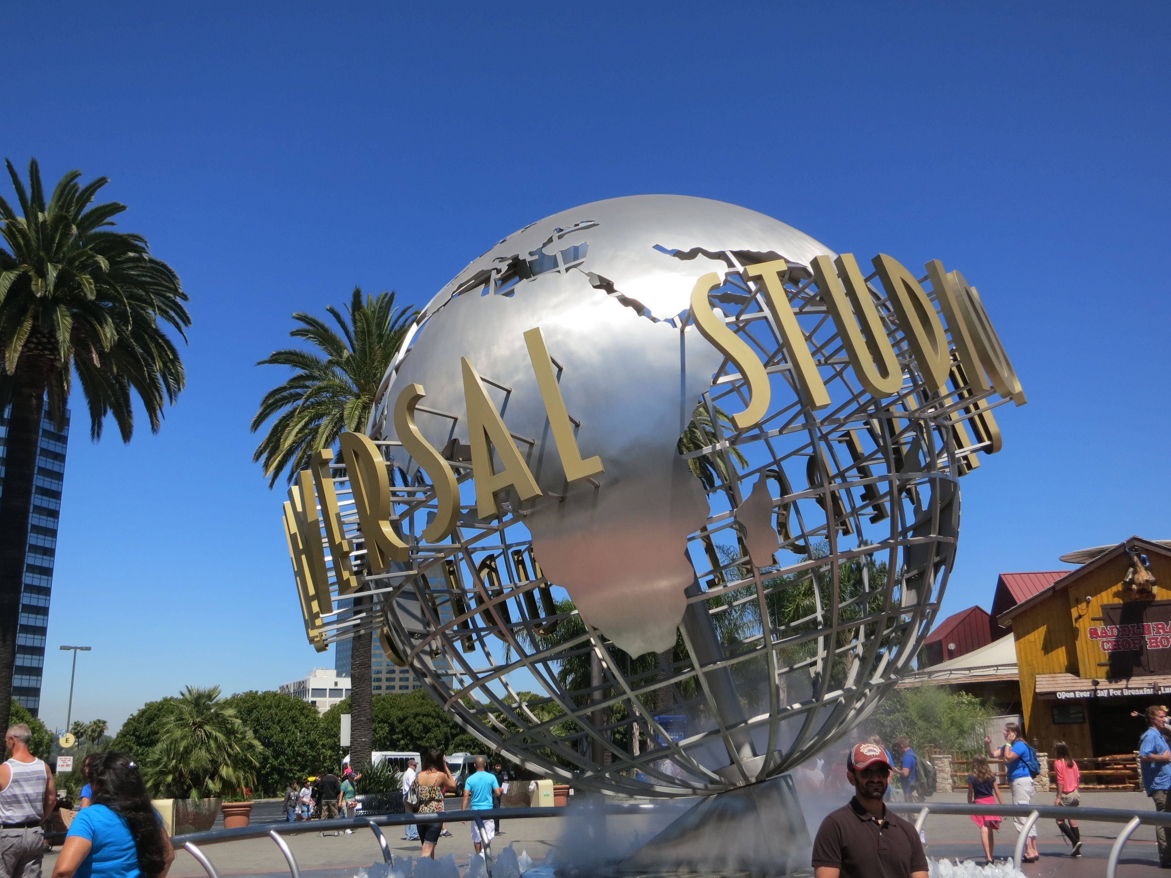 Universal Studios, metal globe, silver, 4K Desktop Wallpaper