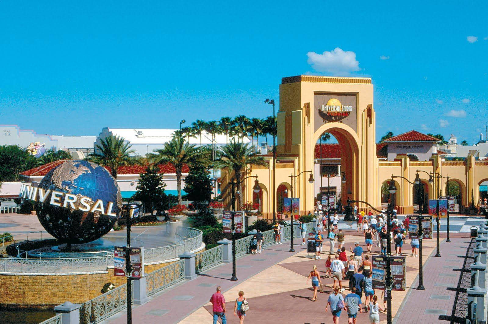 Universal Studios, giant globe, iconic yellow archway, HD Desktop Wallpaper