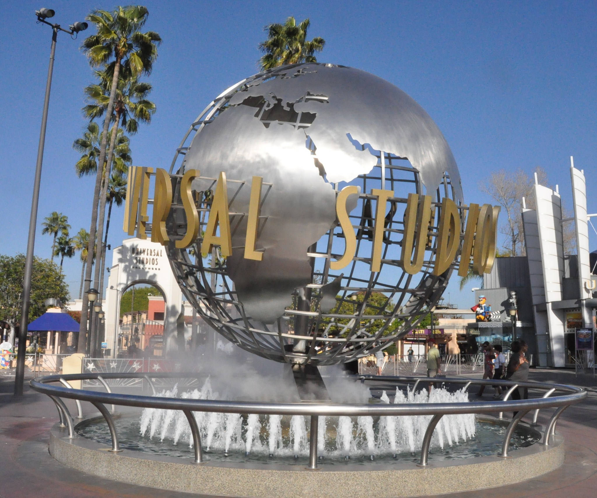 Universal Studios, silver globe, fountain, Full HD Desktop Wallpaper